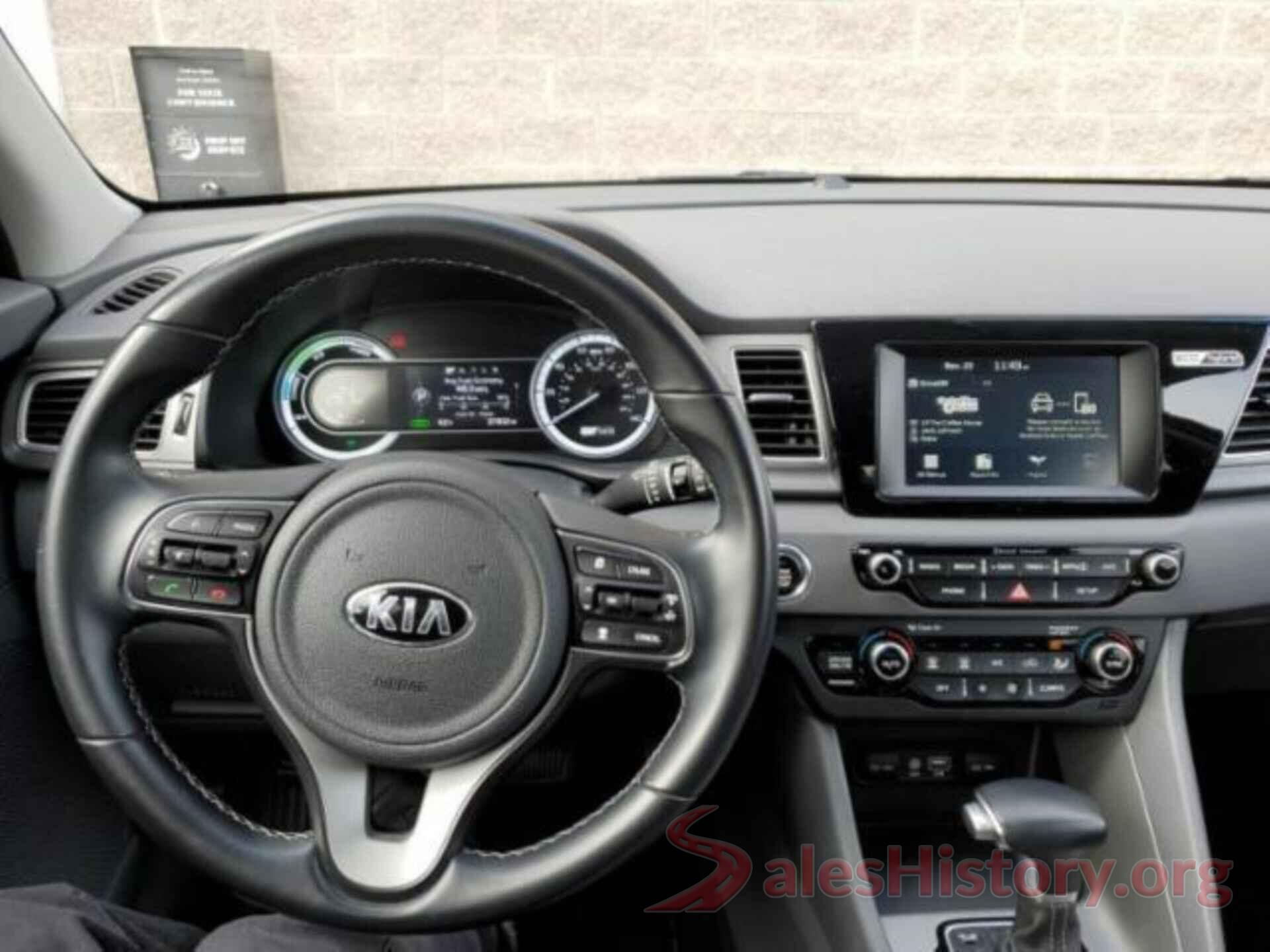 KNDCB3LC9J5128045 2018 KIA NIRO