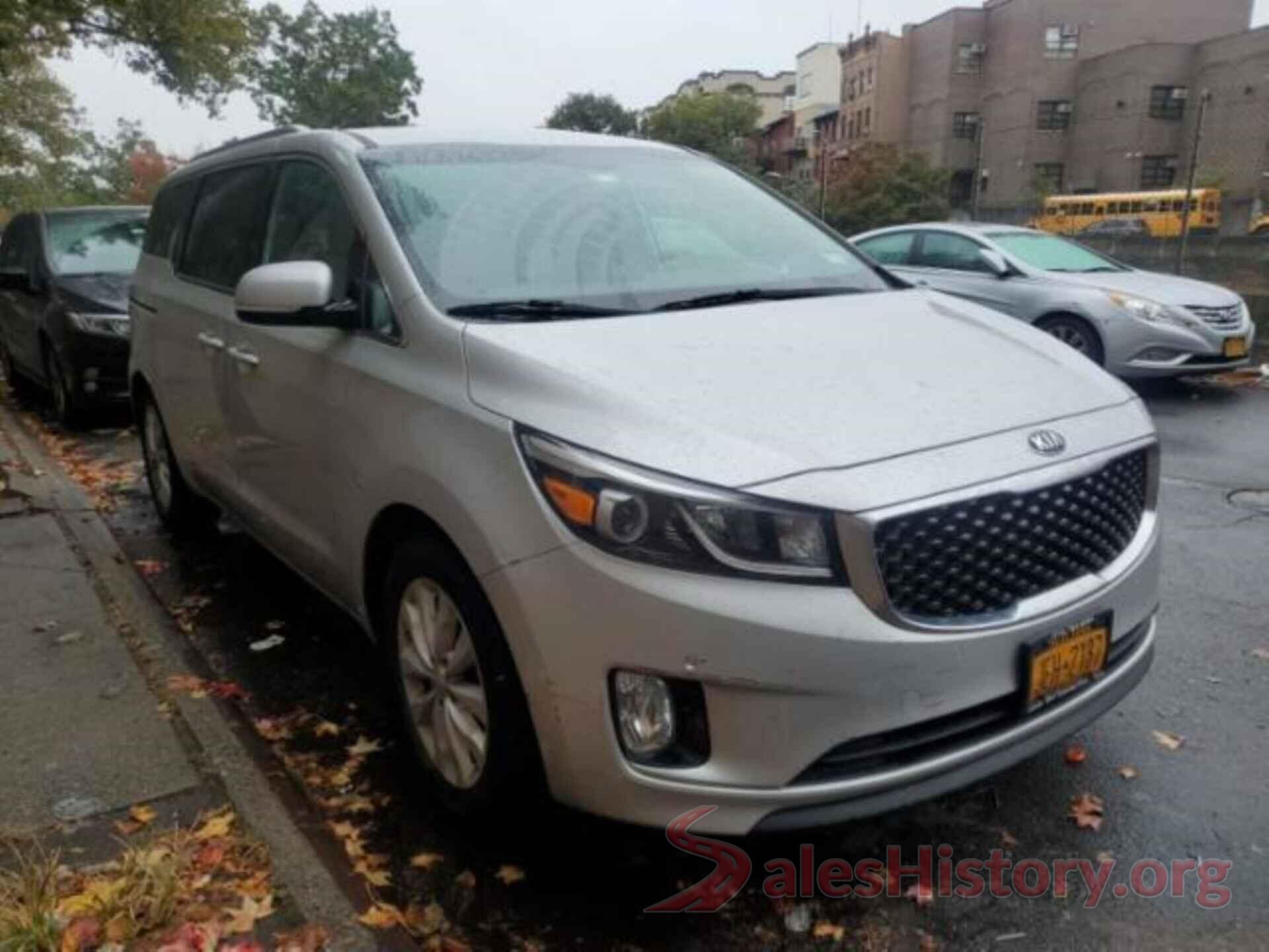 KNDMC5C10J6394592 2018 KIA SEDONA