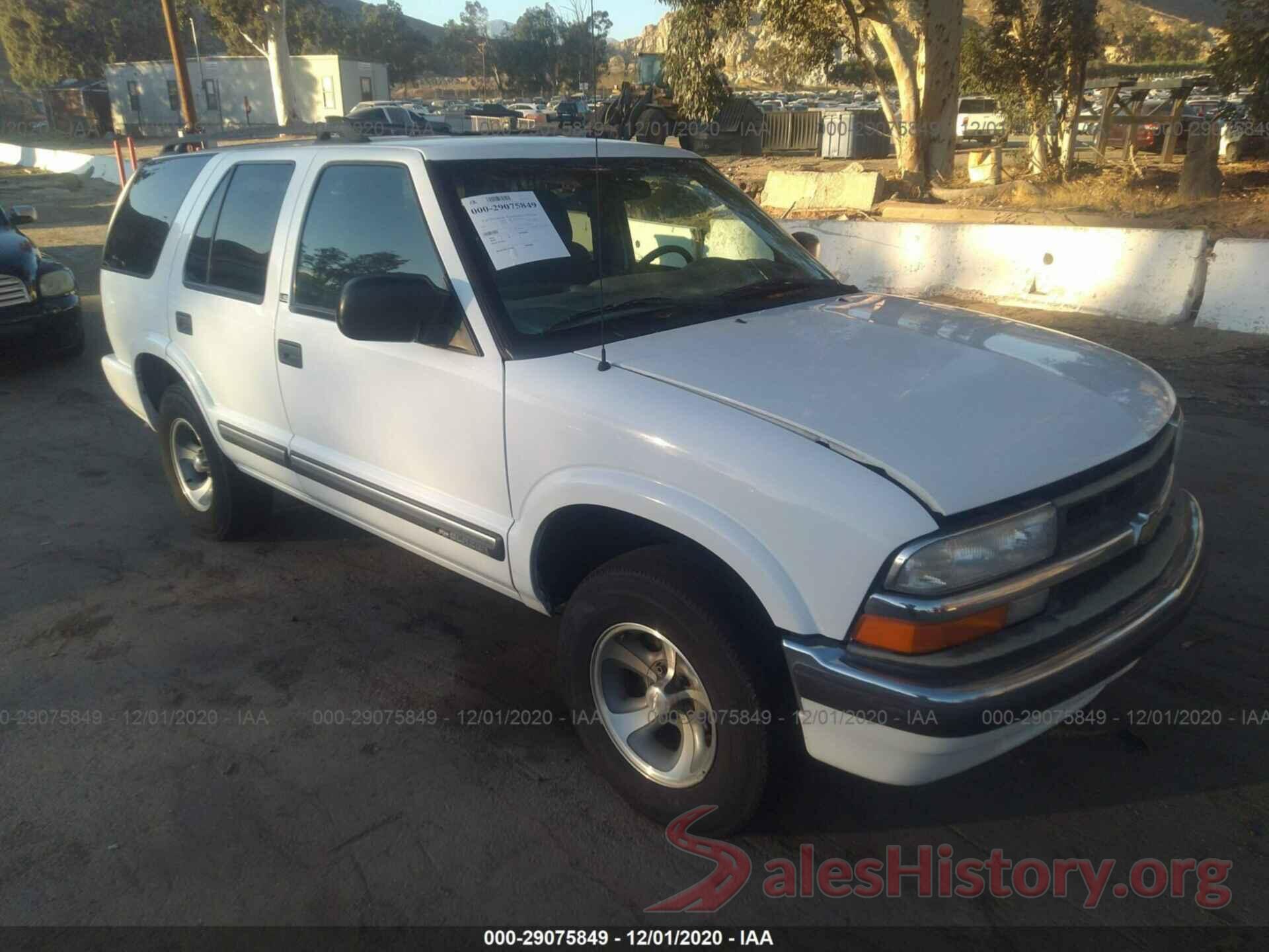 1GNCS13W012104871 2001 CHEVROLET BLAZER