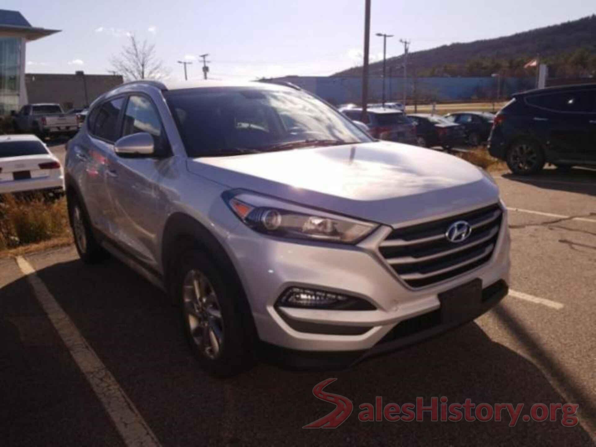 KM8J33A4XHU404003 2017 HYUNDAI TUCSON