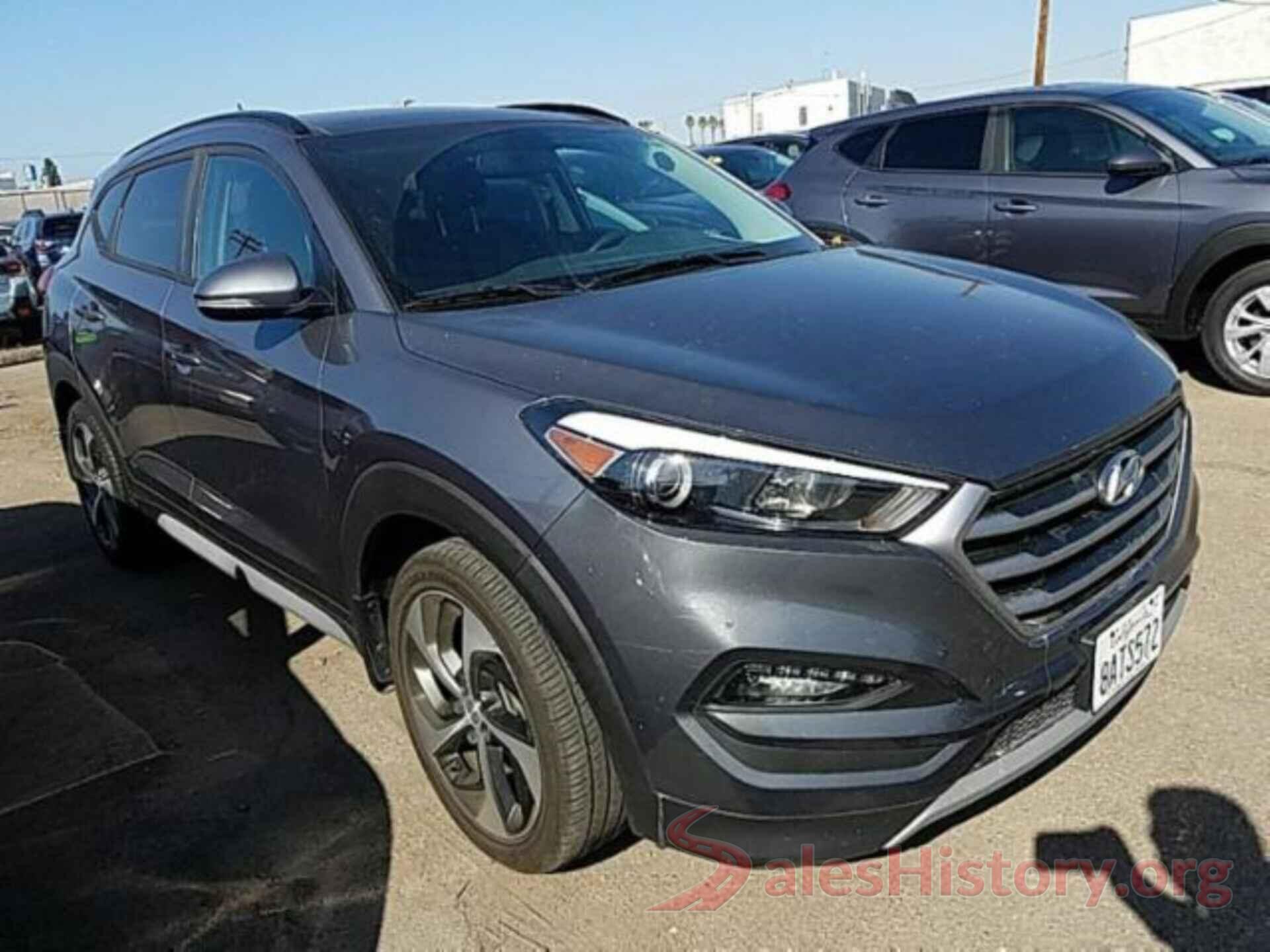 KM8J33A2XHU561335 2017 HYUNDAI TUCSON