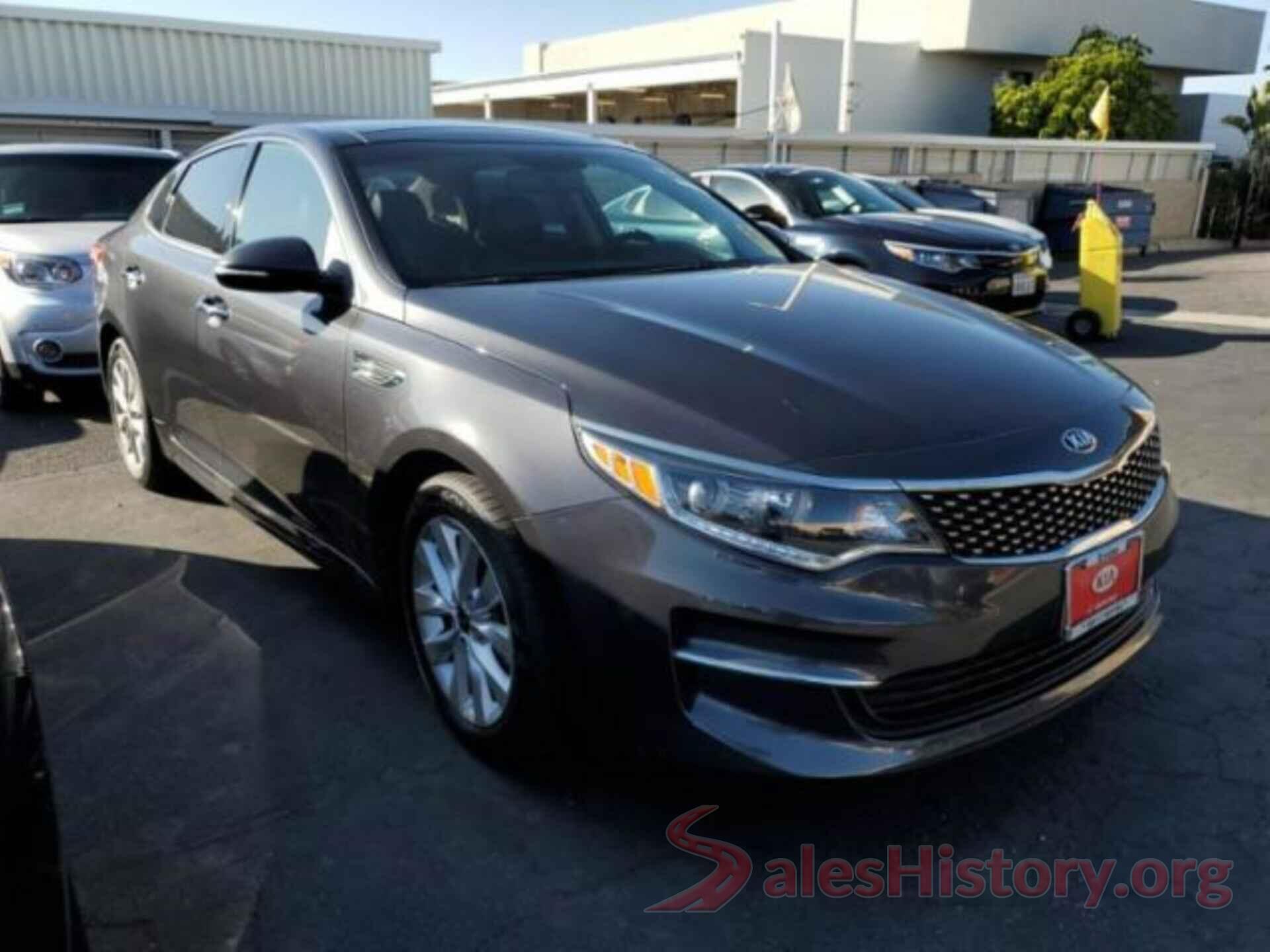 5XXGU4L31JG195915 2018 KIA OPTIMA