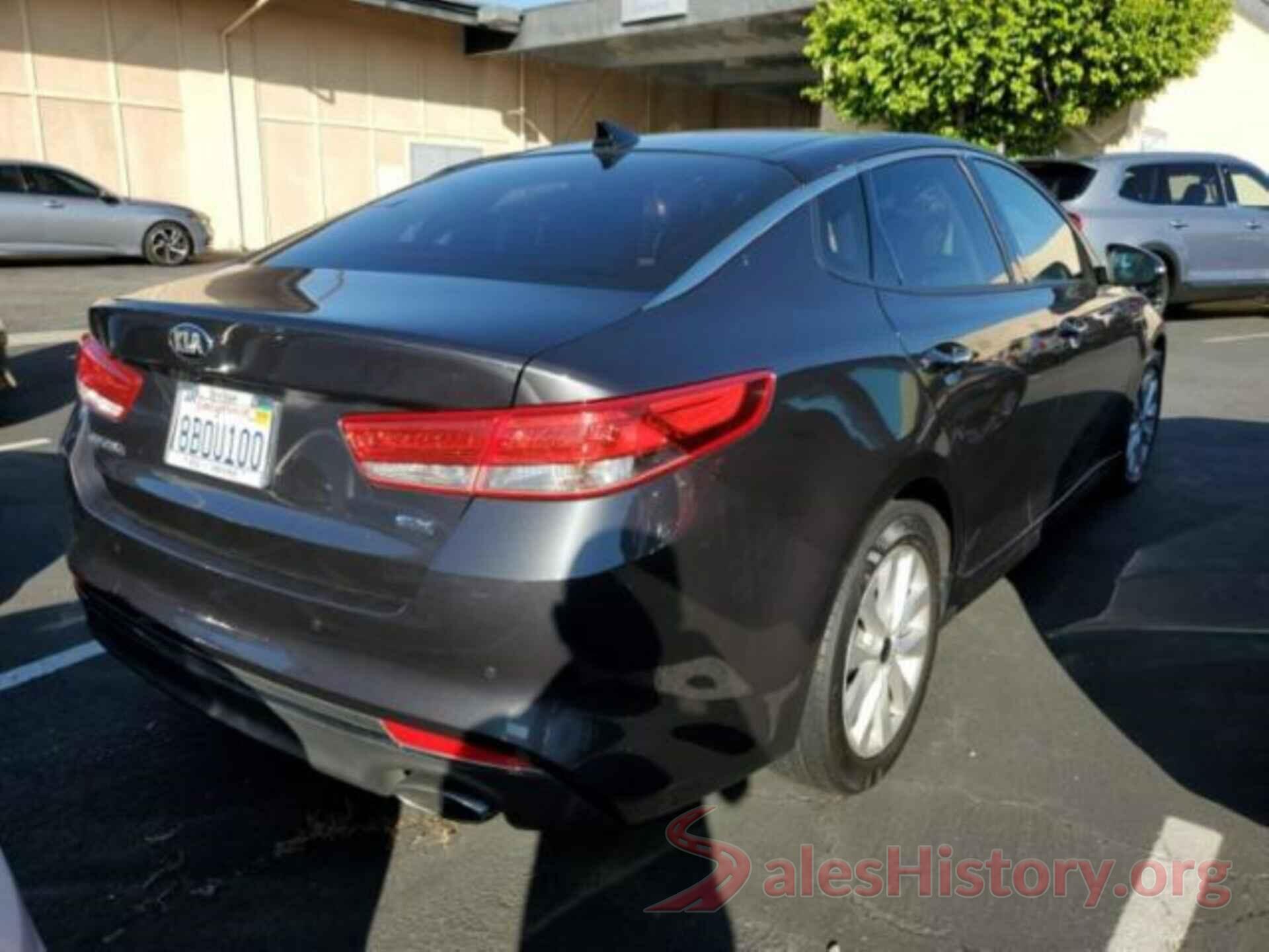 5XXGU4L31JG195915 2018 KIA OPTIMA