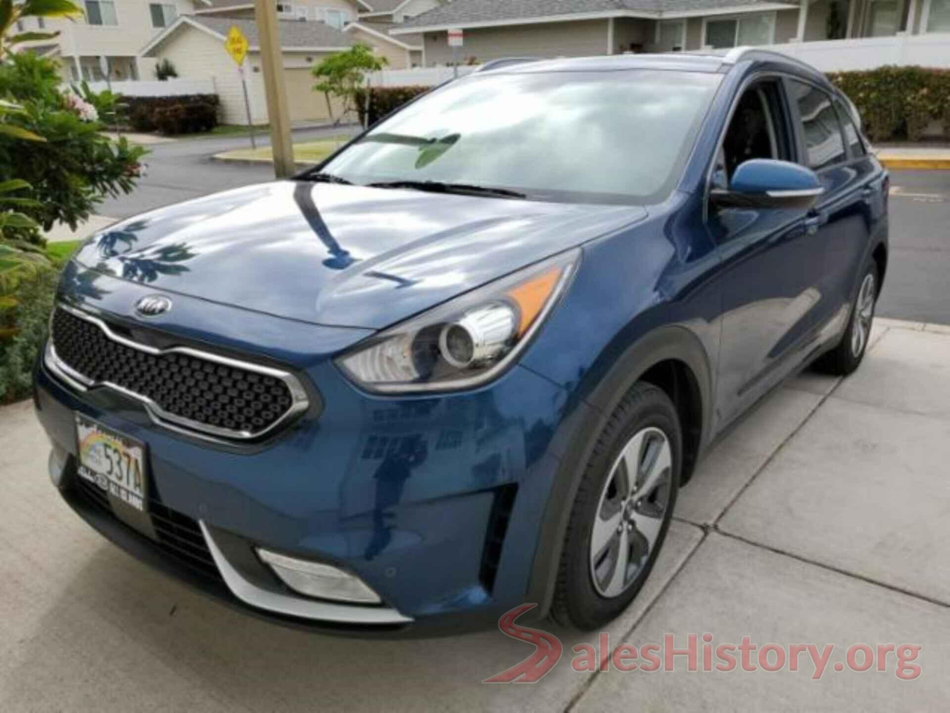 KNDCE3LCXJ5126912 2018 KIA NIRO