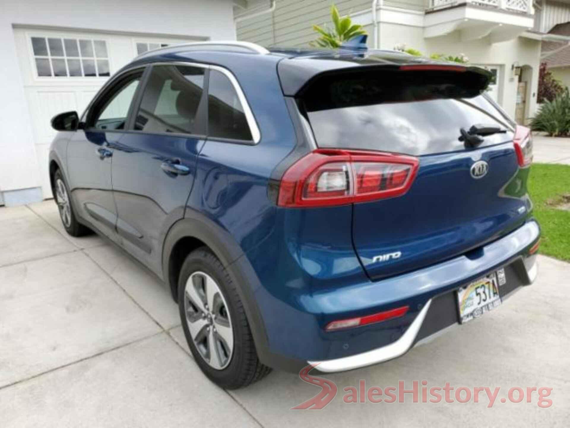 KNDCE3LCXJ5126912 2018 KIA NIRO