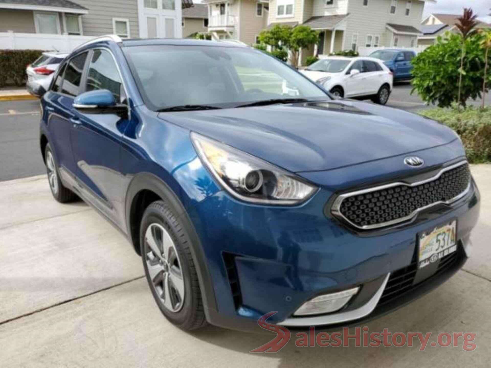 KNDCE3LCXJ5126912 2018 KIA NIRO