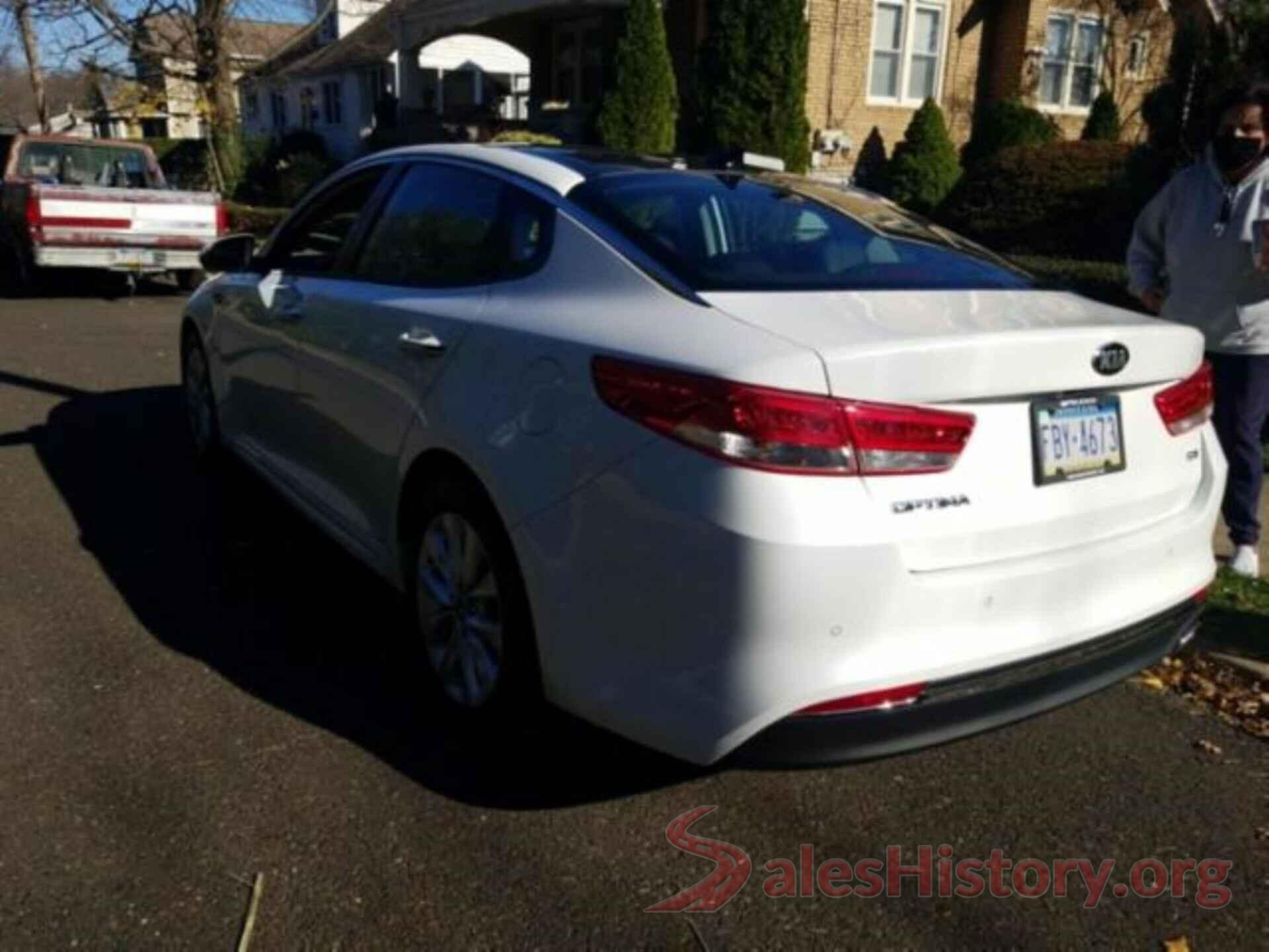 5XXGU4L38HG159570 2017 KIA OPTIMA