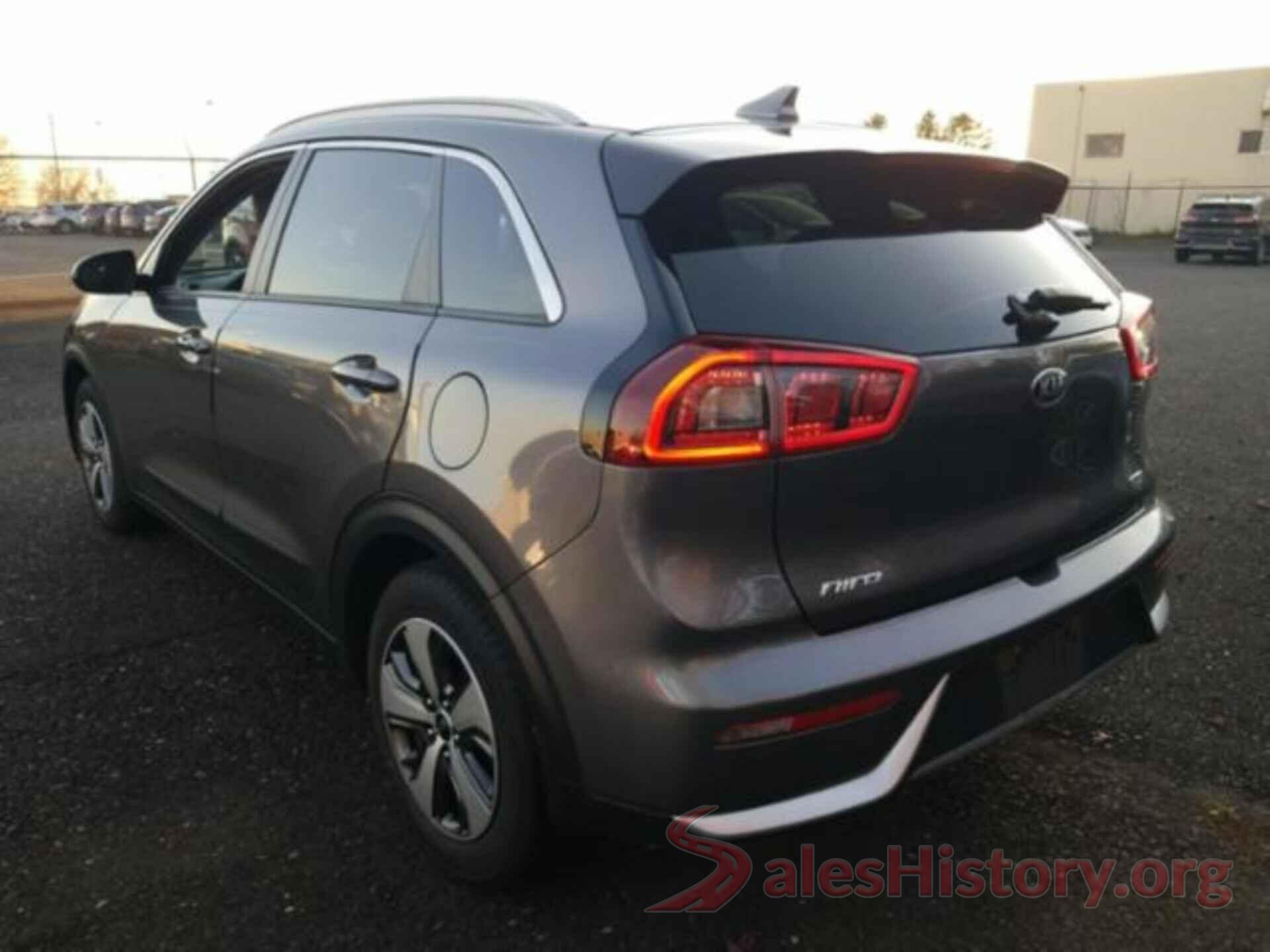 KNDCB3LC4H5066953 2017 KIA NIRO