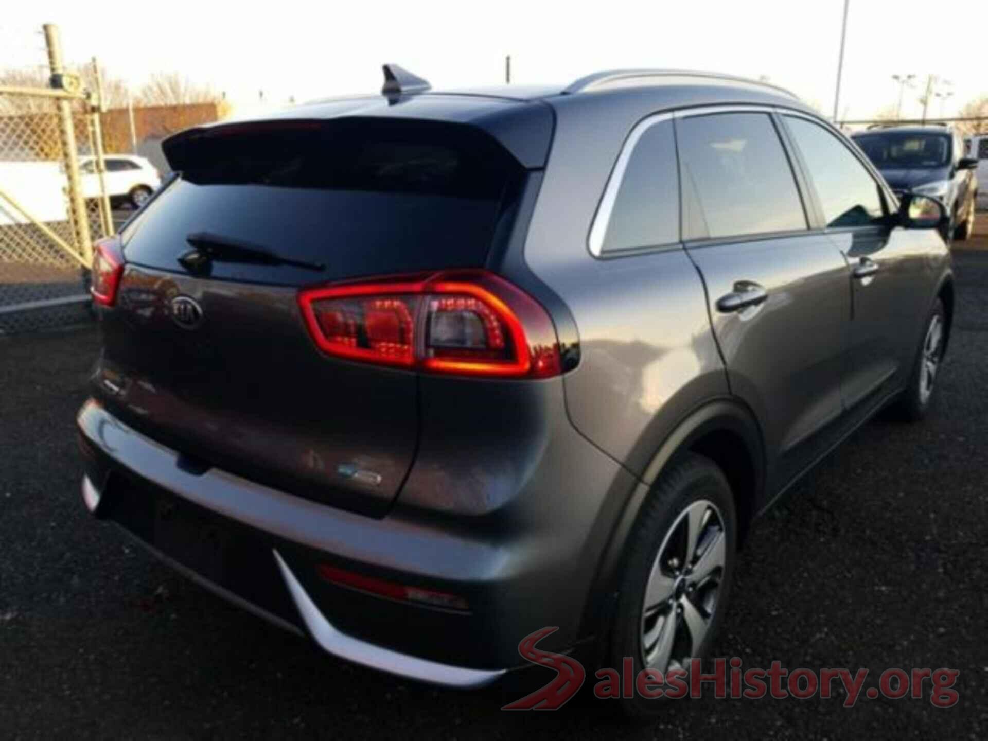 KNDCB3LC4H5066953 2017 KIA NIRO