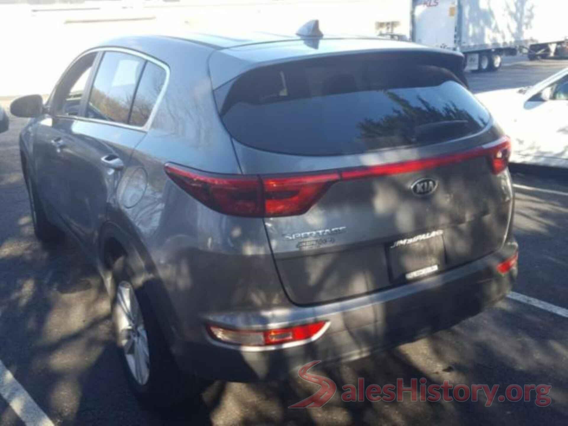 KNDPMCAC6J7394870 2018 KIA SPORTAGE