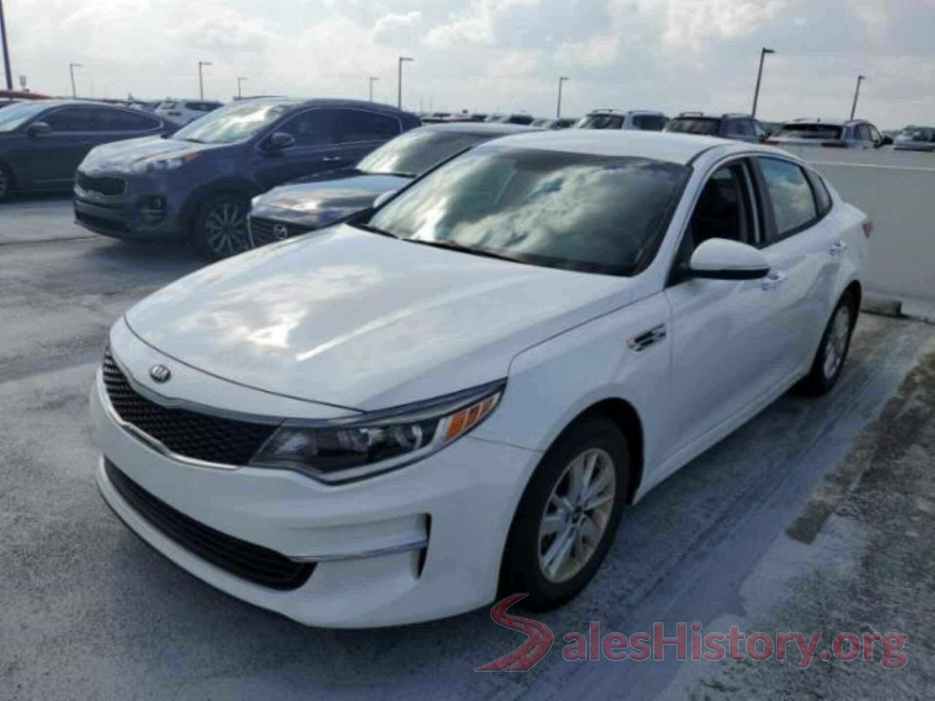 KNAGT4L31J5213267 2018 KIA OPTIMA