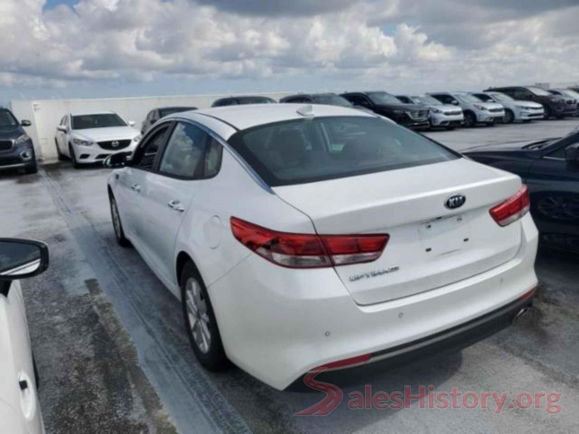 KNAGT4L31J5213267 2018 KIA OPTIMA