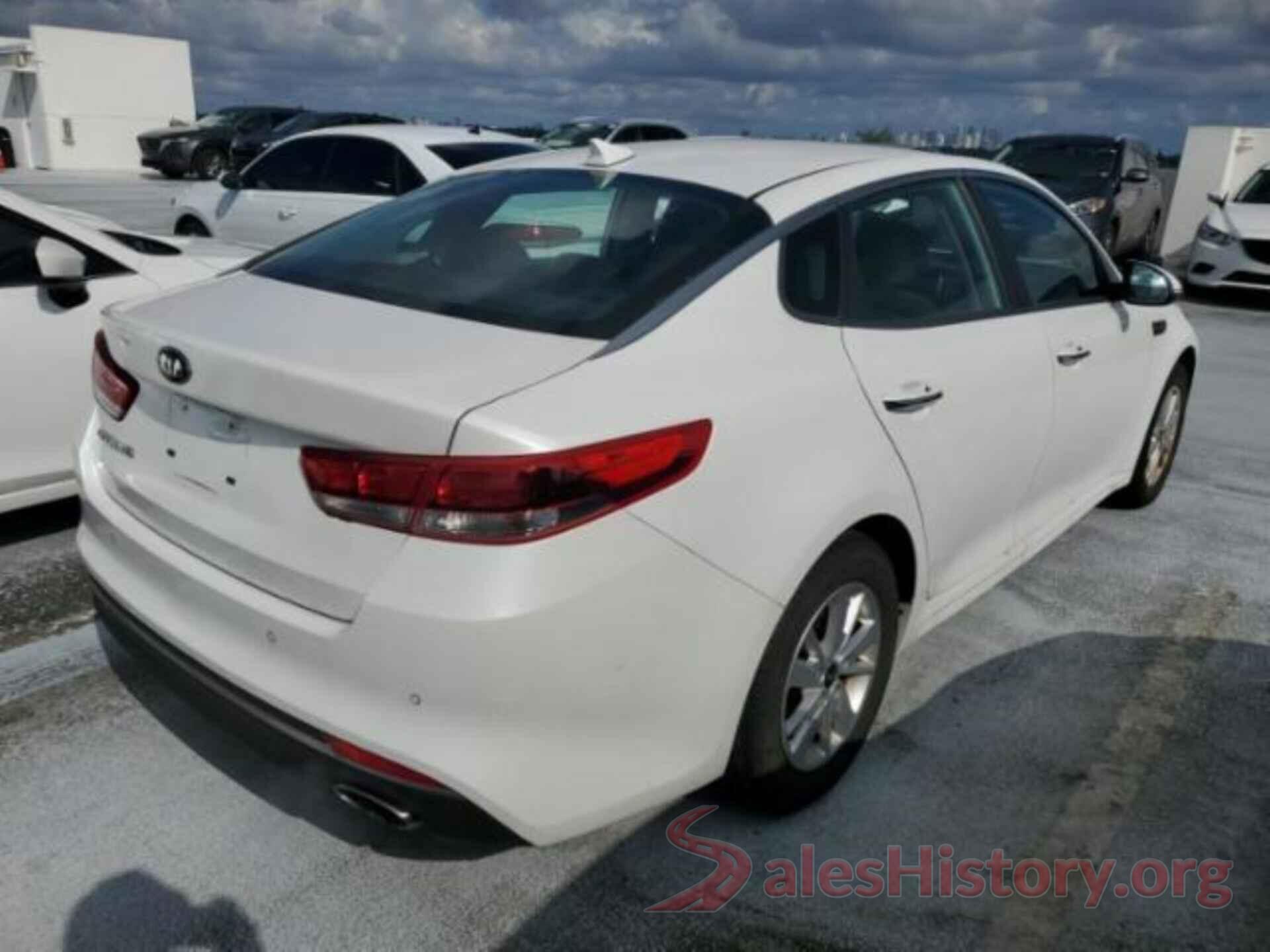 KNAGT4L31J5213267 2018 KIA OPTIMA