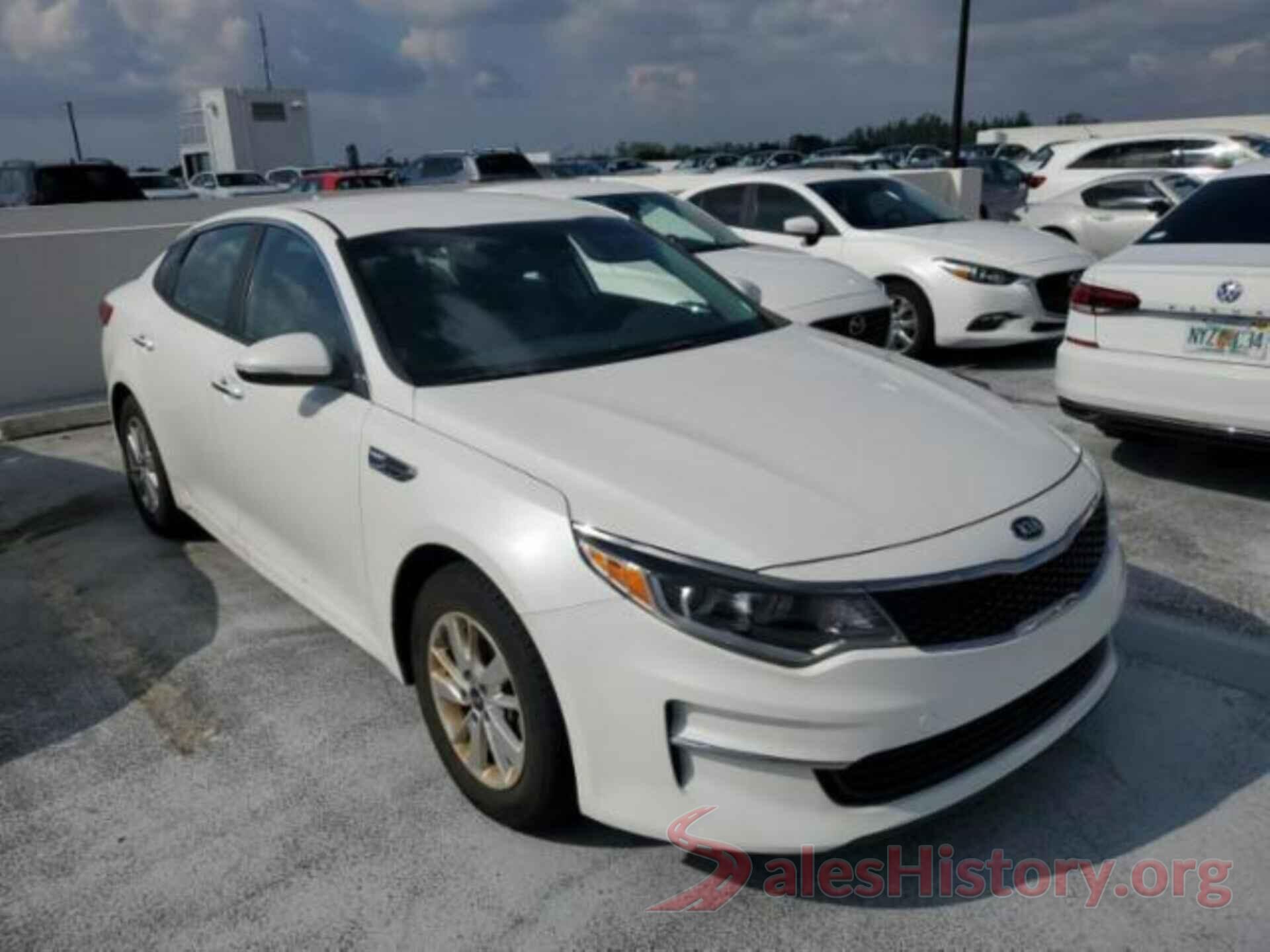 KNAGT4L31J5213267 2018 KIA OPTIMA