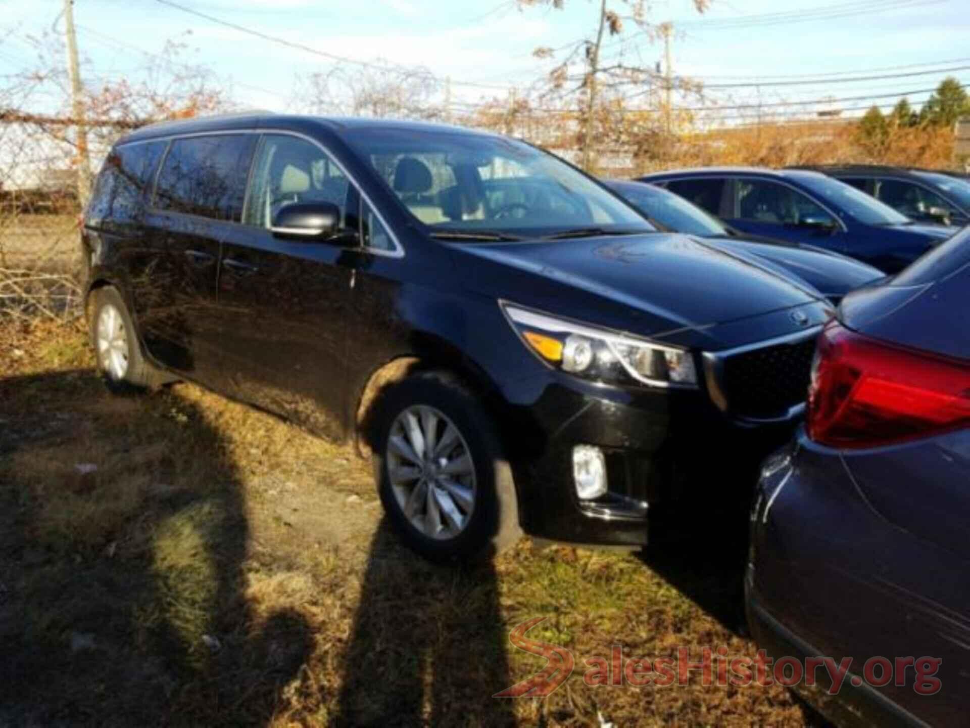 KNDMC5C16H6260423 2017 KIA SEDONA