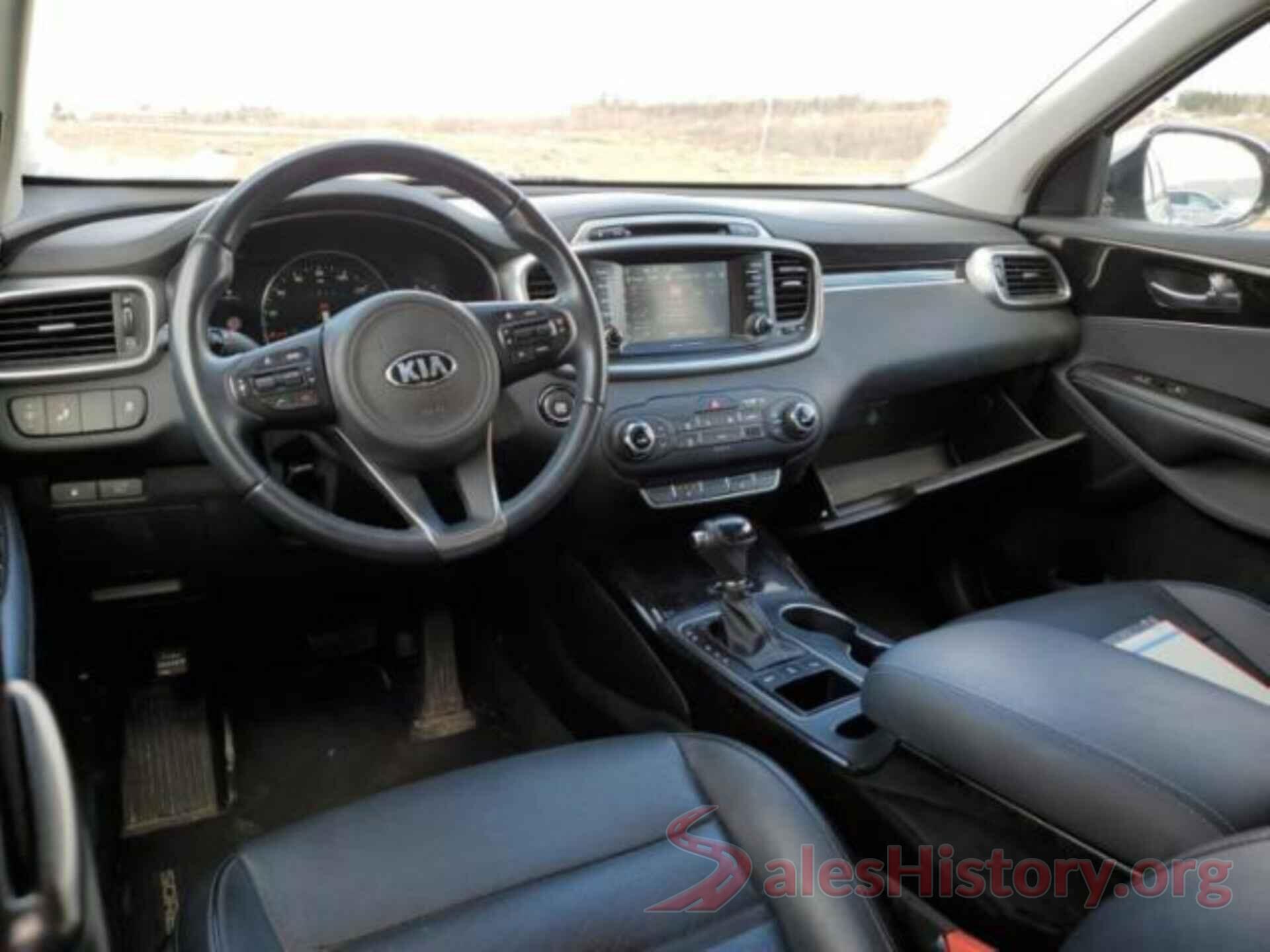 5XYPHDA57JG400853 2018 KIA SORENTO