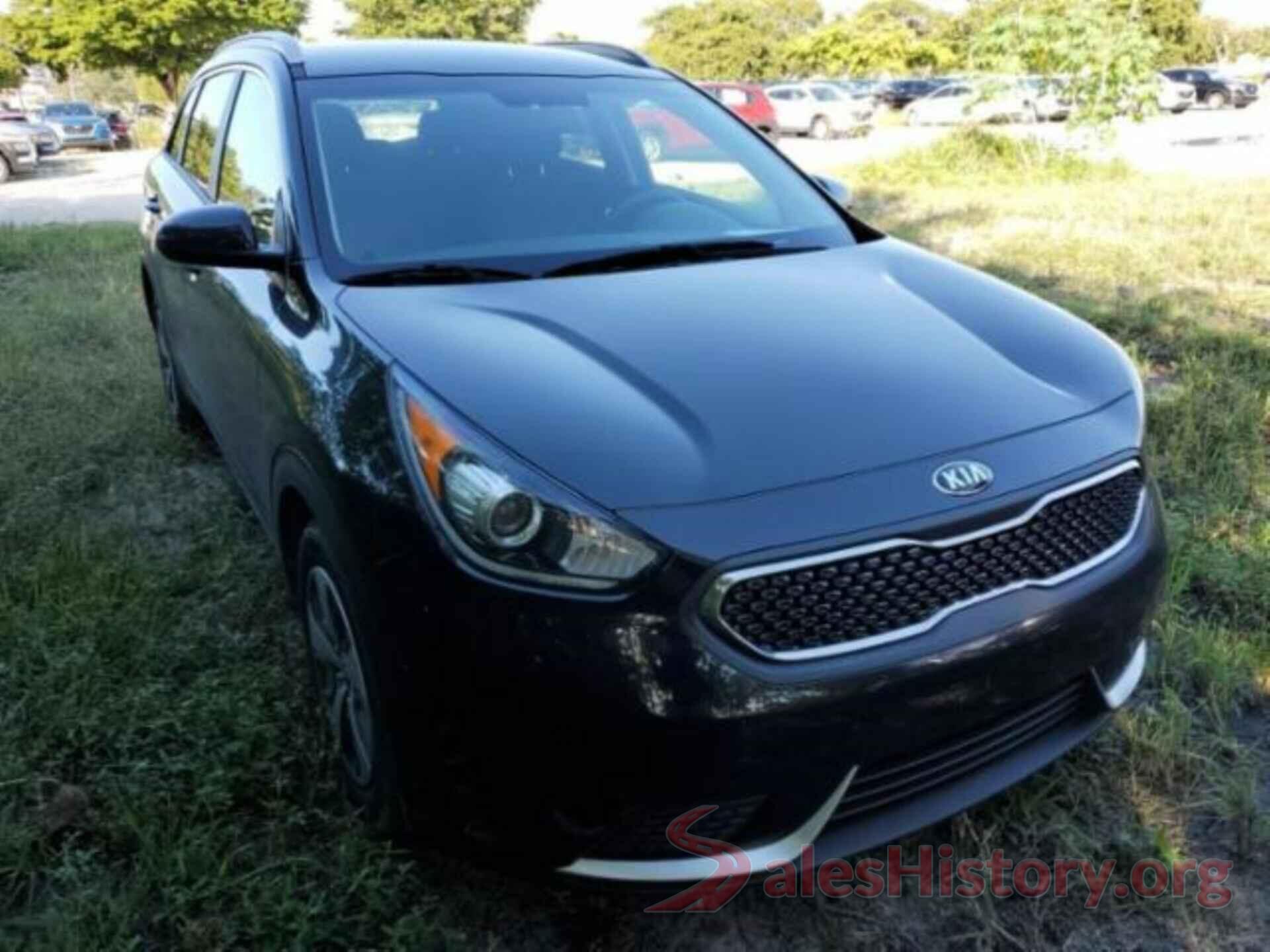 KNDCB3LC4J5124226 2018 KIA NIRO