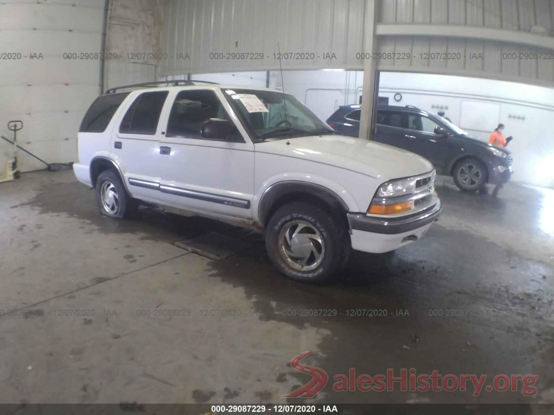 1GNDT13W012193195 2001 CHEVROLET BLAZER