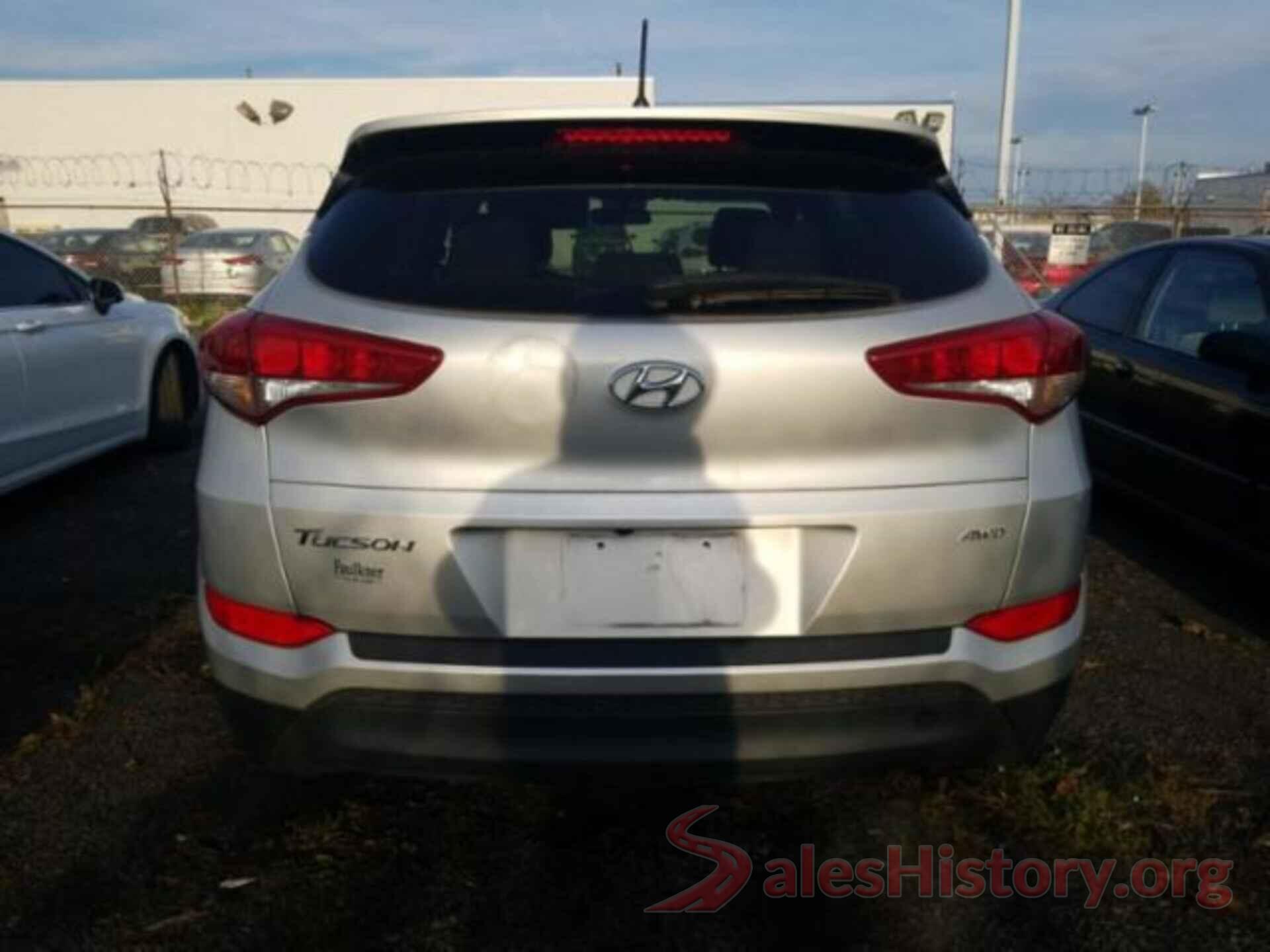 KM8J2CA41JU670745 2018 HYUNDAI TUCSON