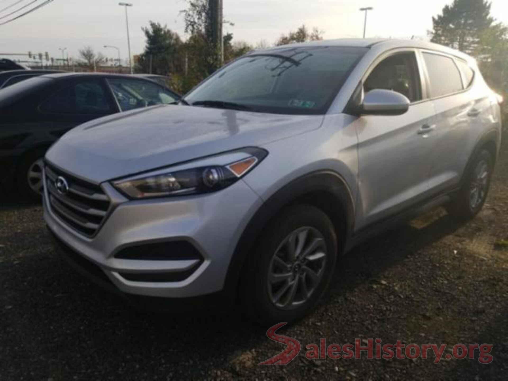 KM8J2CA41JU670745 2018 HYUNDAI TUCSON