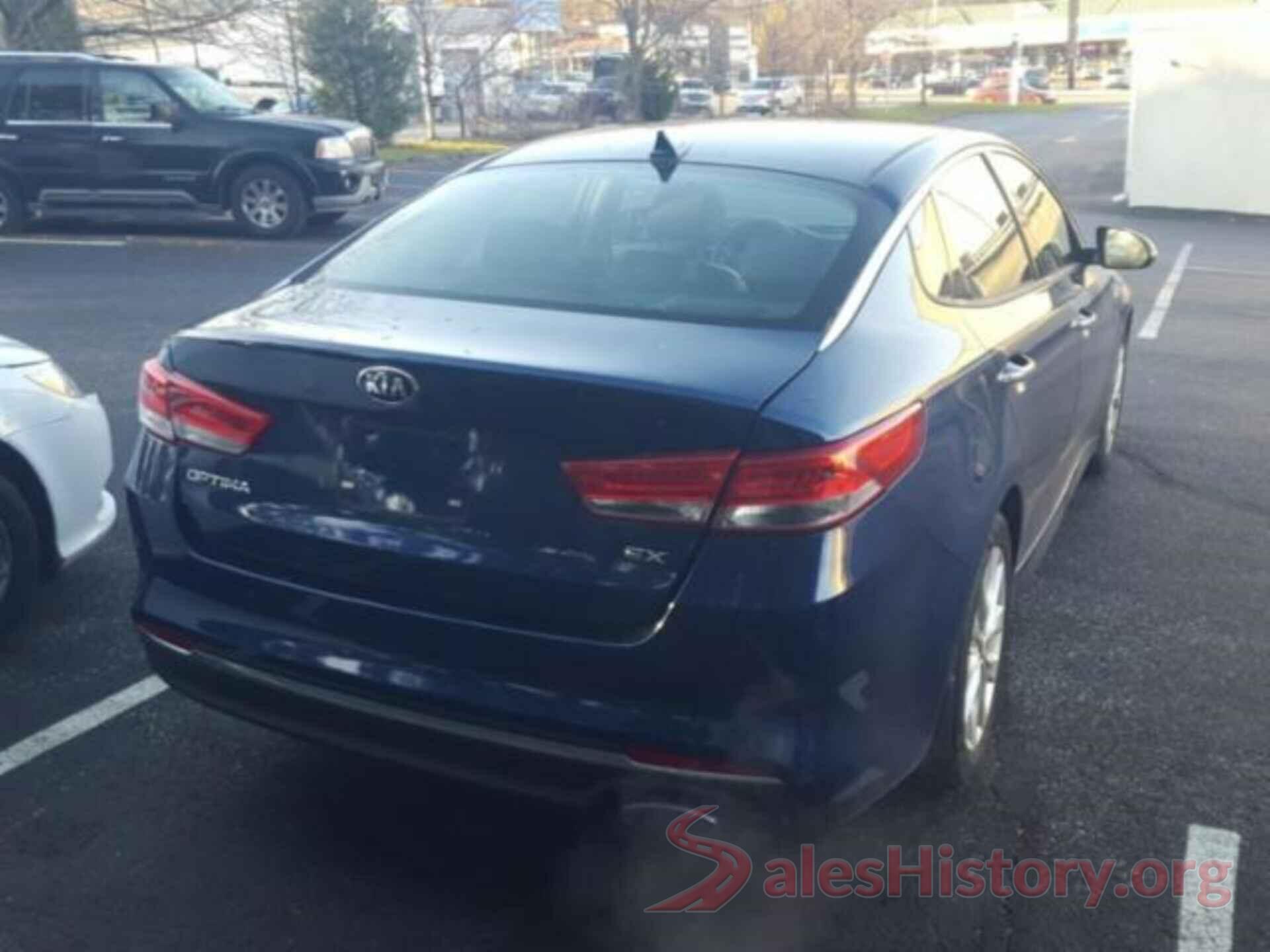 5XXGU4L35JG208021 2018 KIA OPTIMA