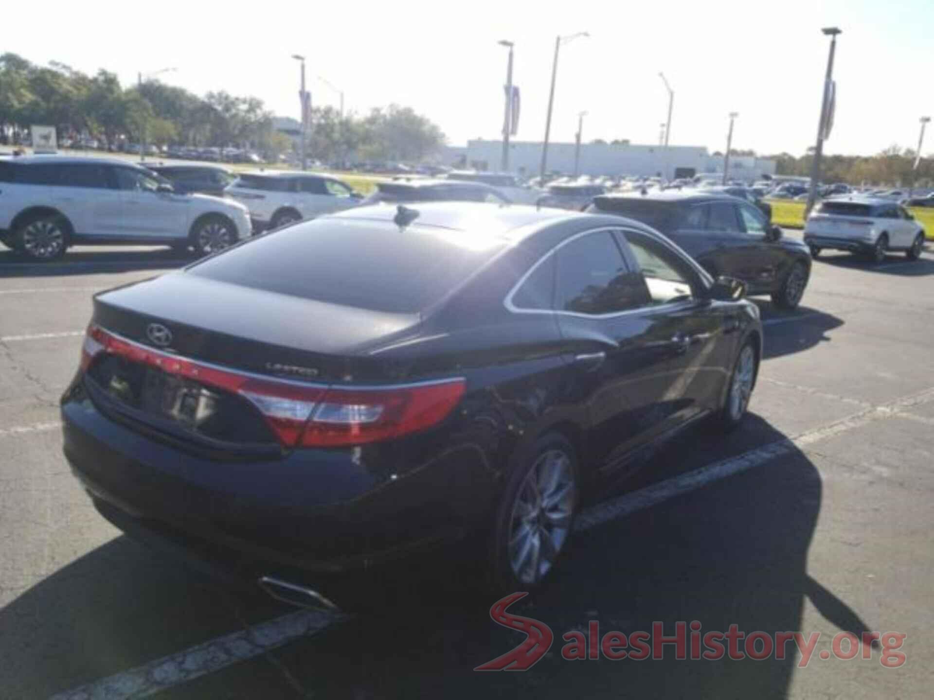 KMHFH4JG1HA590037 2017 HYUNDAI AZERA