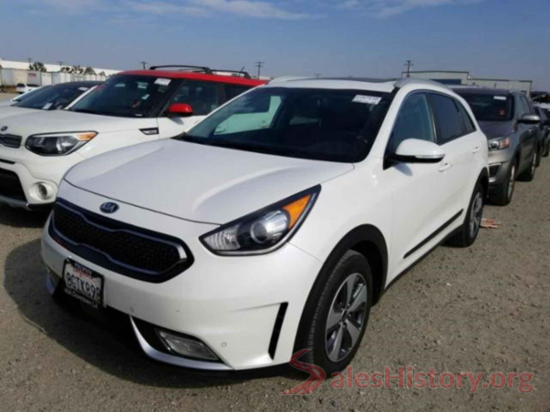 KNDCE3LC0K5233498 2019 KIA NIRO