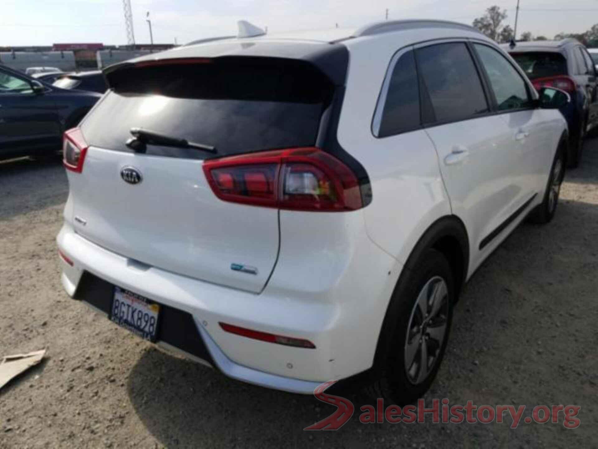 KNDCE3LC0K5233498 2019 KIA NIRO