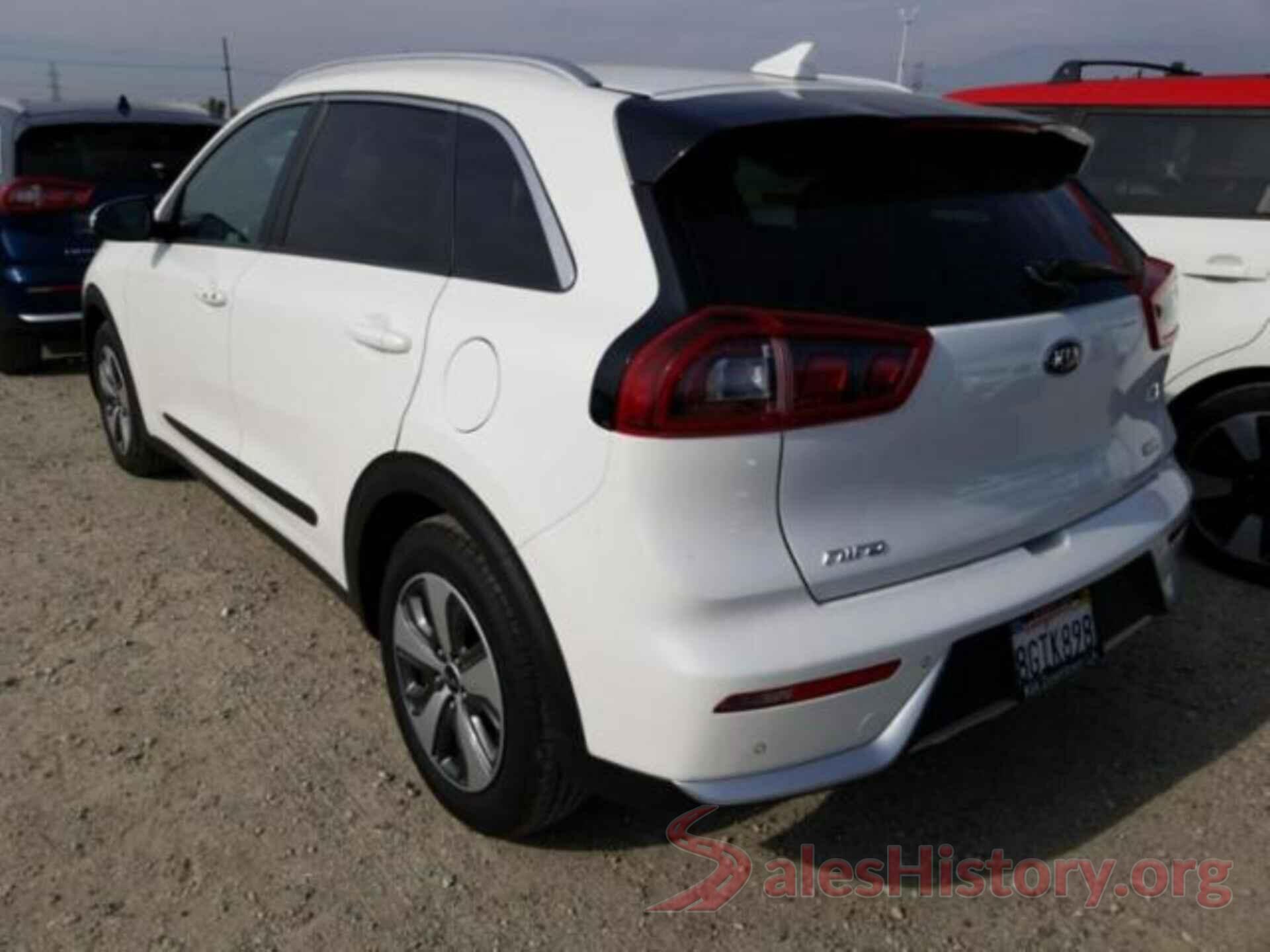 KNDCE3LC0K5233498 2019 KIA NIRO