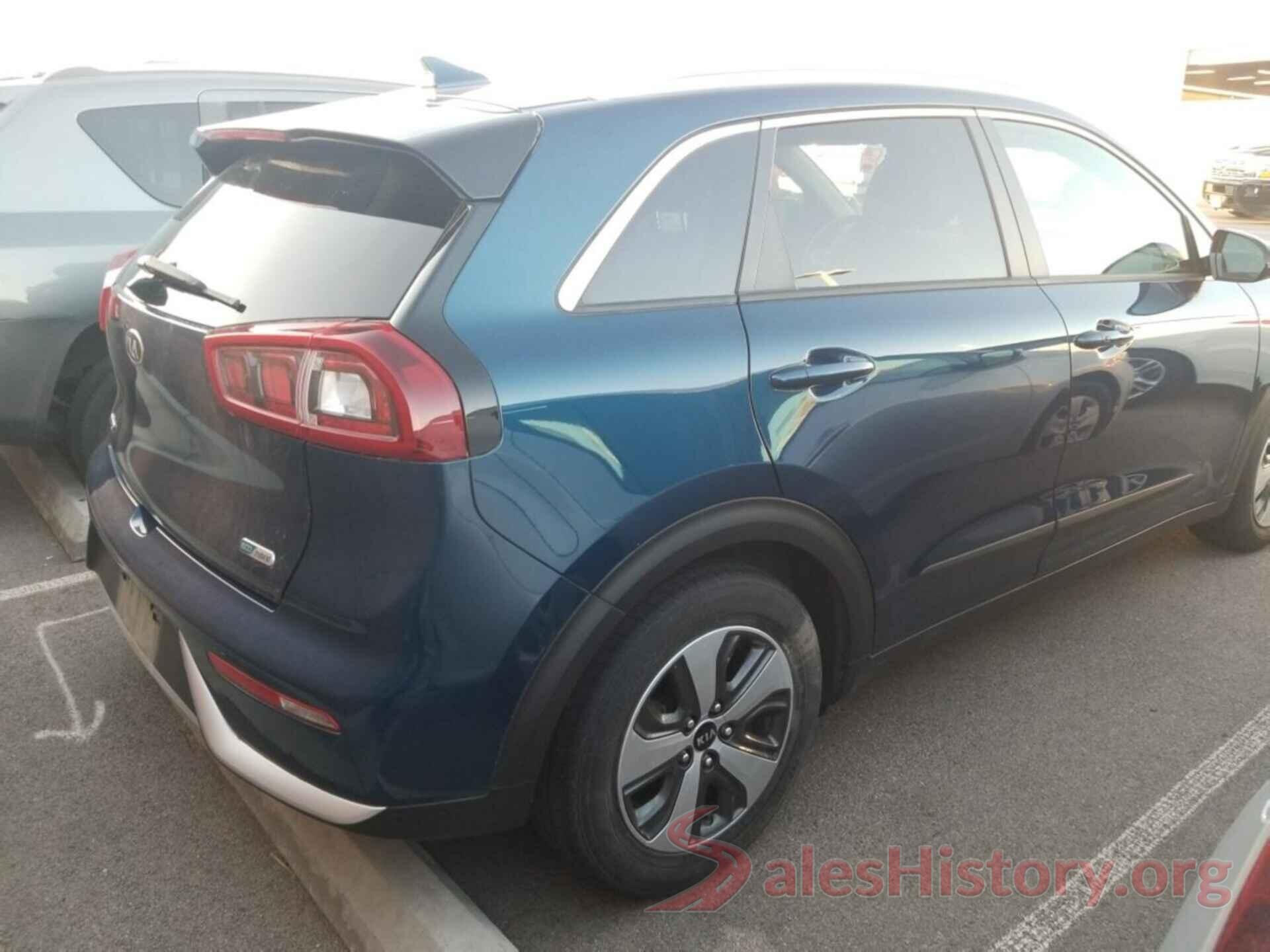 KNDCC3LC8J5122220 2018 KIA NIRO