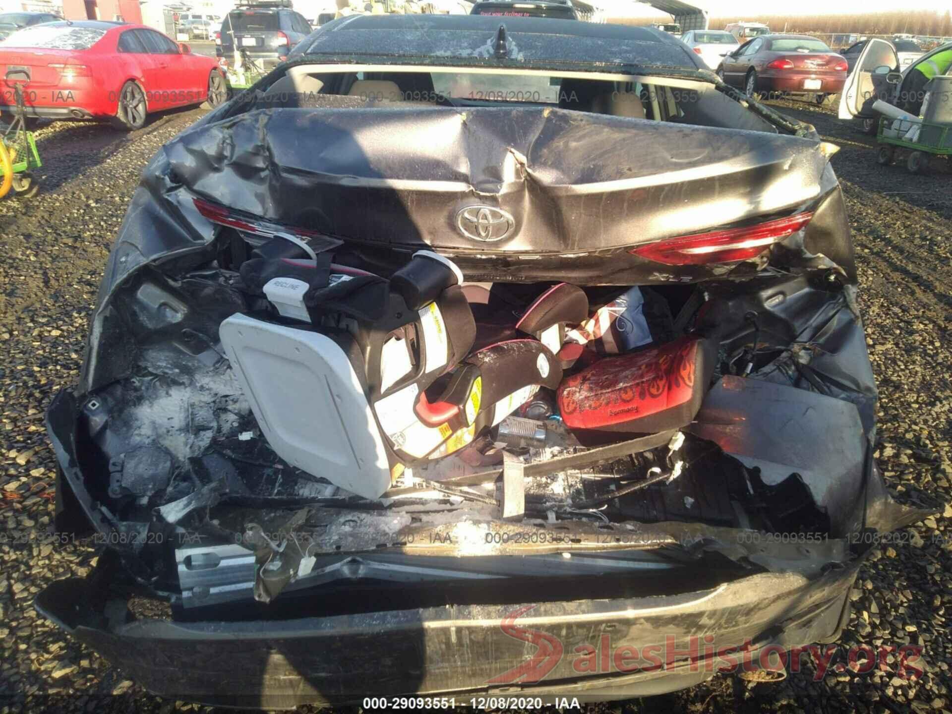 4T1B11HK2JU030589 2018 TOYOTA CAMRY