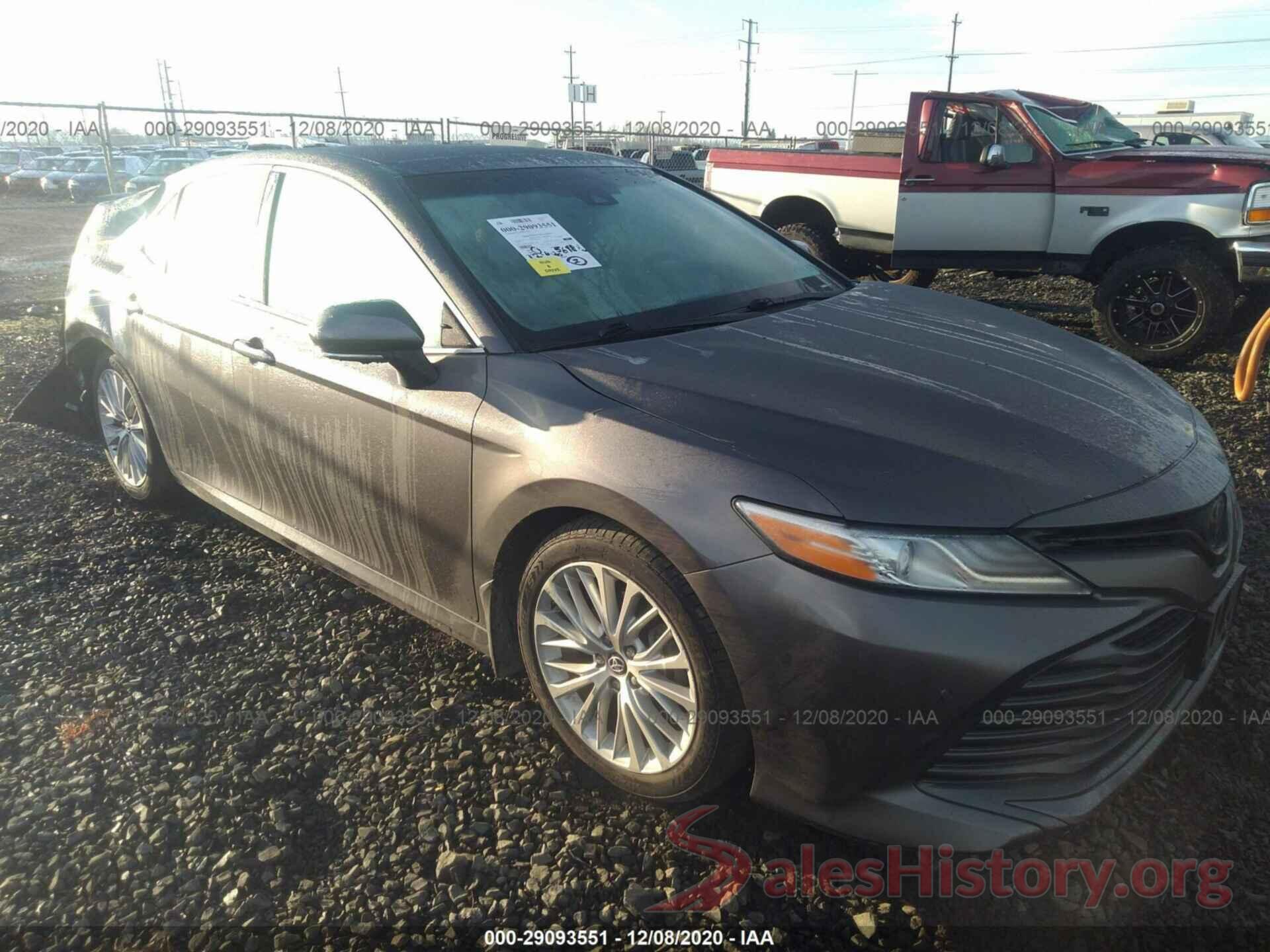 4T1B11HK2JU030589 2018 TOYOTA CAMRY