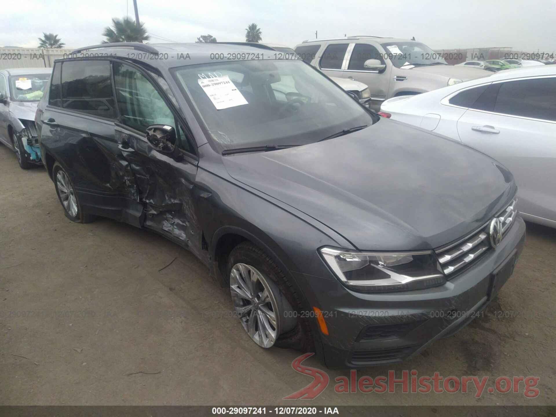 3VV1B7AX6JM055605 2018 VOLKSWAGEN TIGUAN