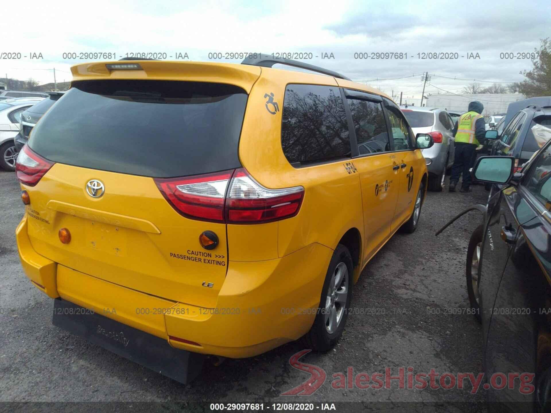 5TDKZ3DC8HS890406 2017 TOYOTA SIENNA