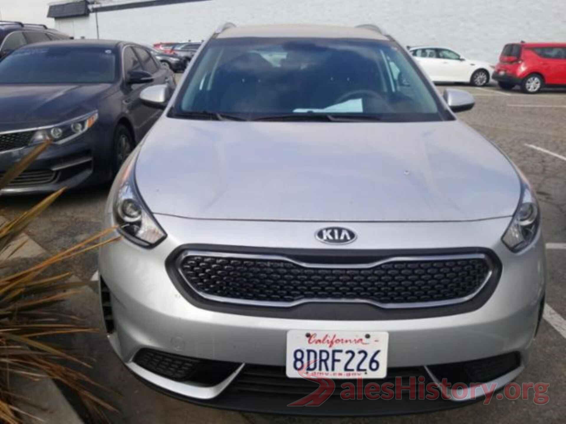 KNDCB3LC5J5177212 2018 KIA NIRO