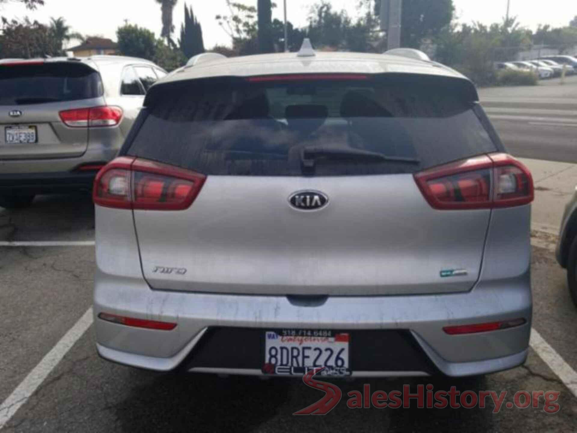 KNDCB3LC5J5177212 2018 KIA NIRO