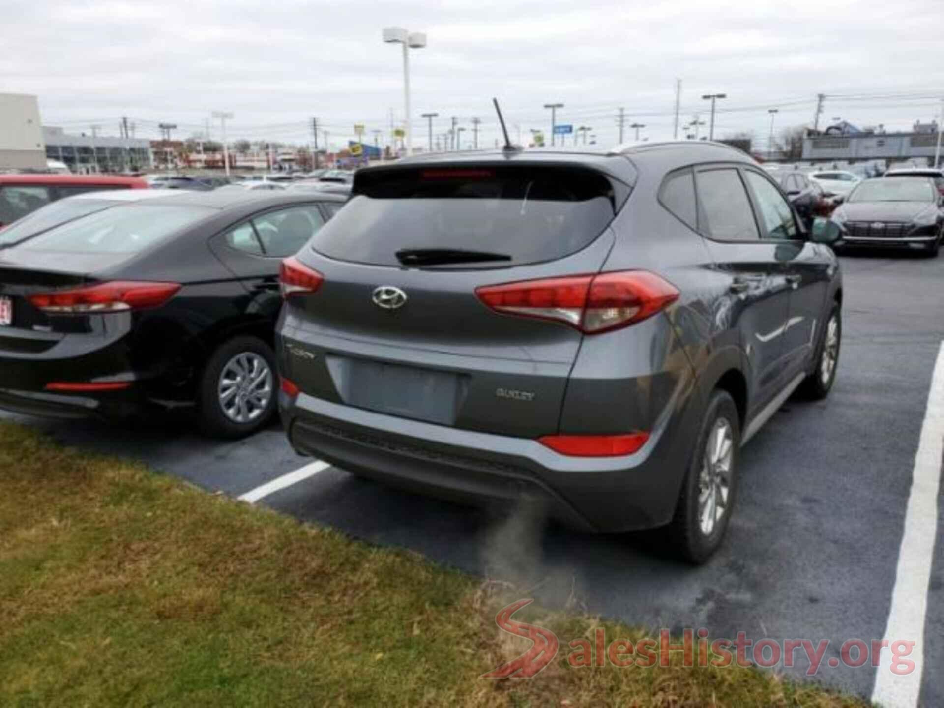 KM8J33A45HU594180 2017 HYUNDAI TUCSON