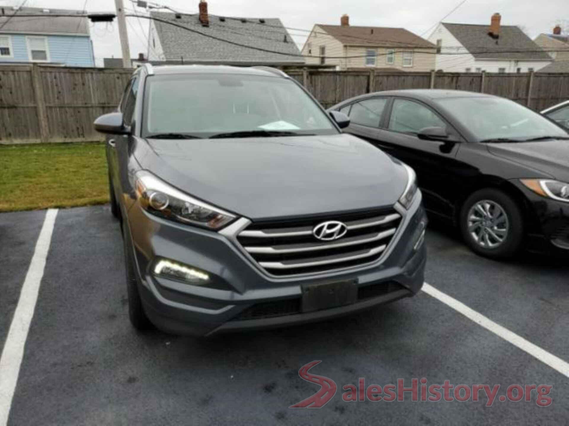 KM8J33A45HU594180 2017 HYUNDAI TUCSON