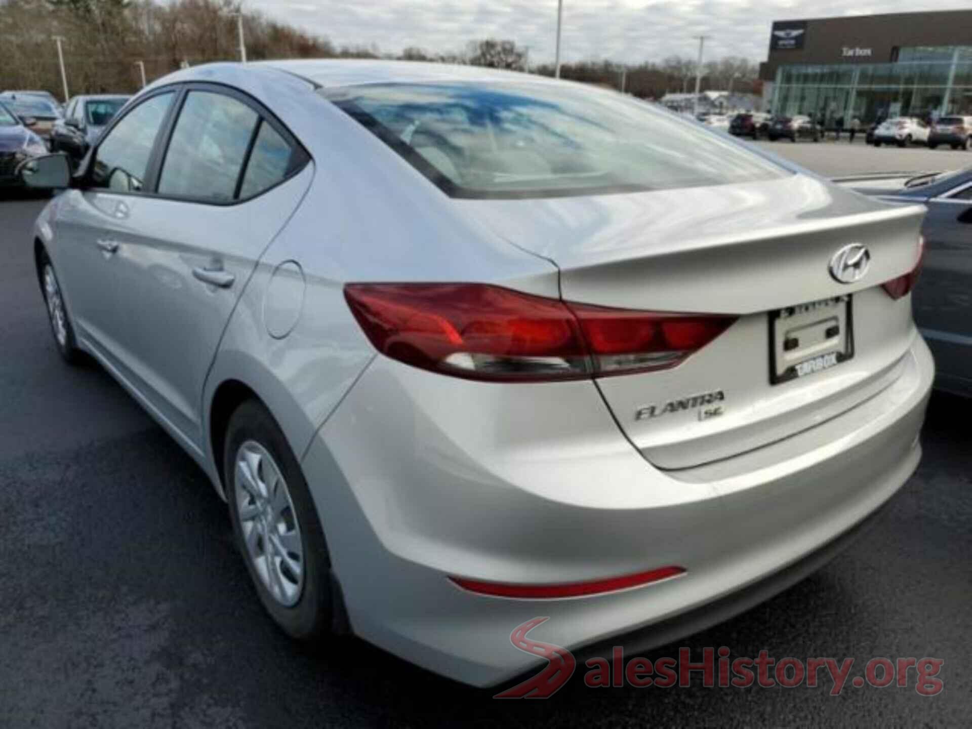 5NPD74LF0JH237032 2018 HYUNDAI ELANTRA