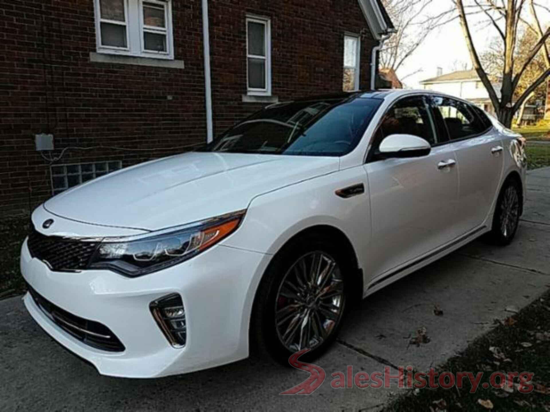 5XXGV4L25JG218603 2018 KIA OPTIMA