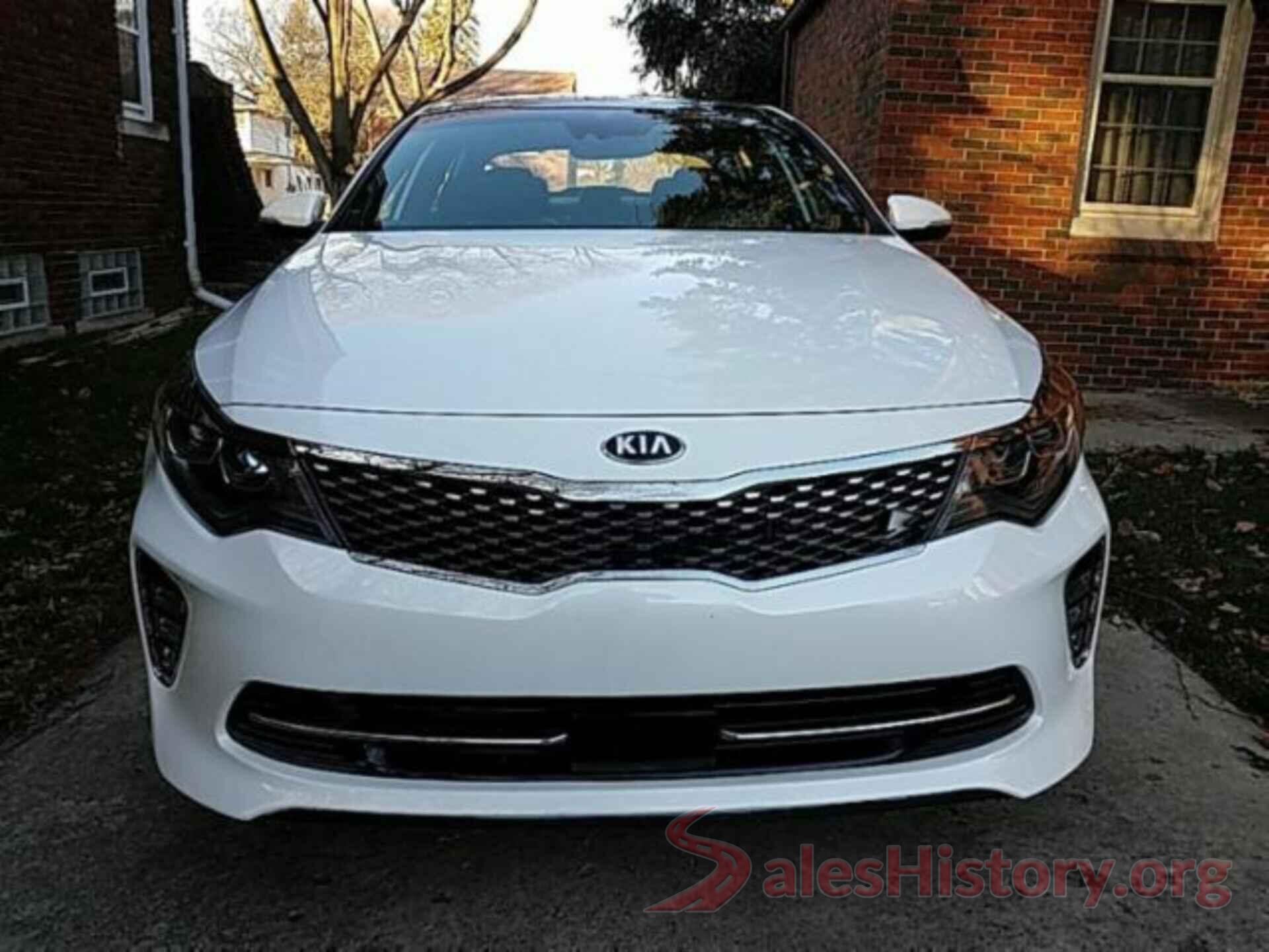 5XXGV4L25JG218603 2018 KIA OPTIMA