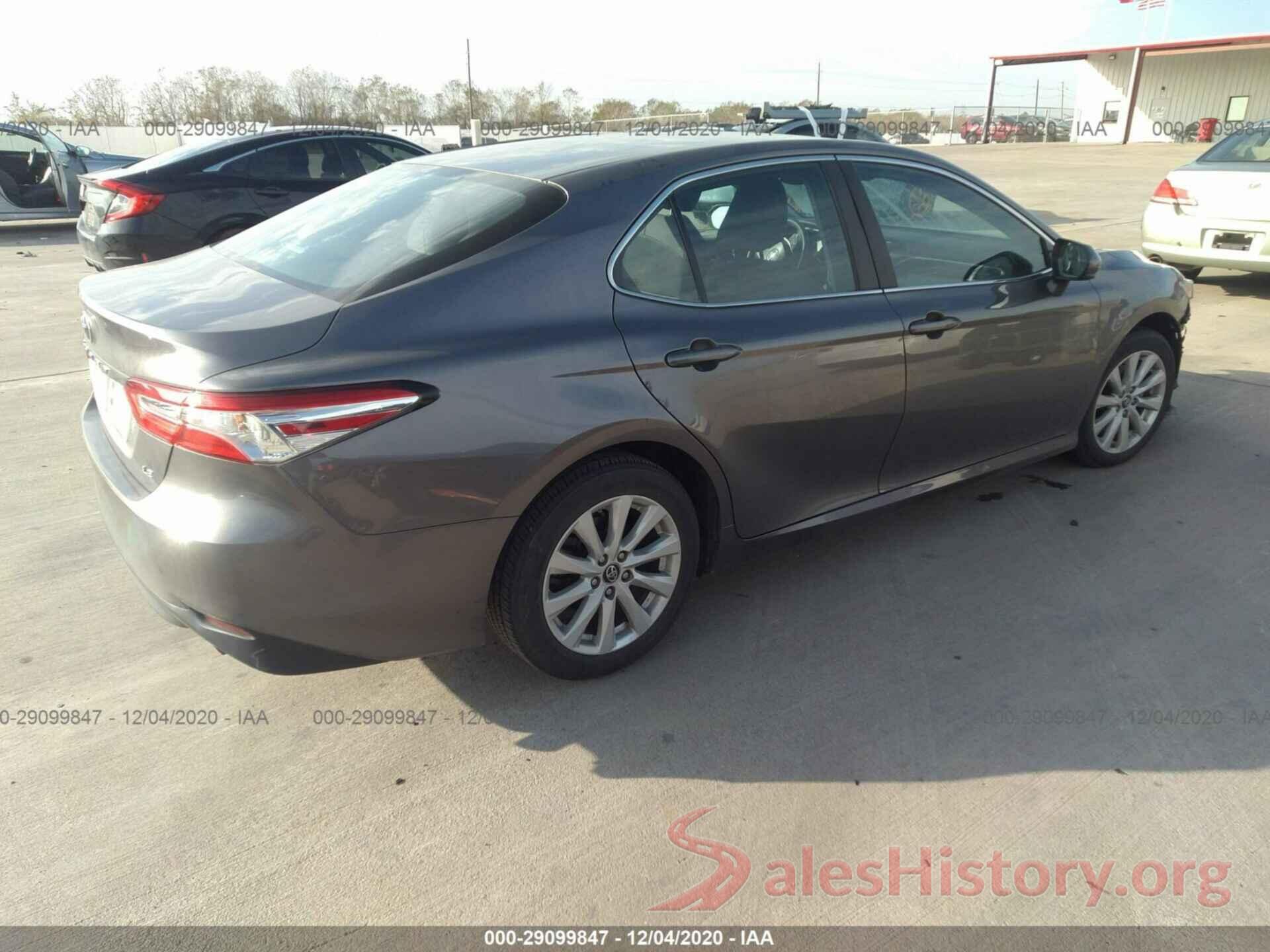 4T1B11HKXJU143724 2018 TOYOTA CAMRY