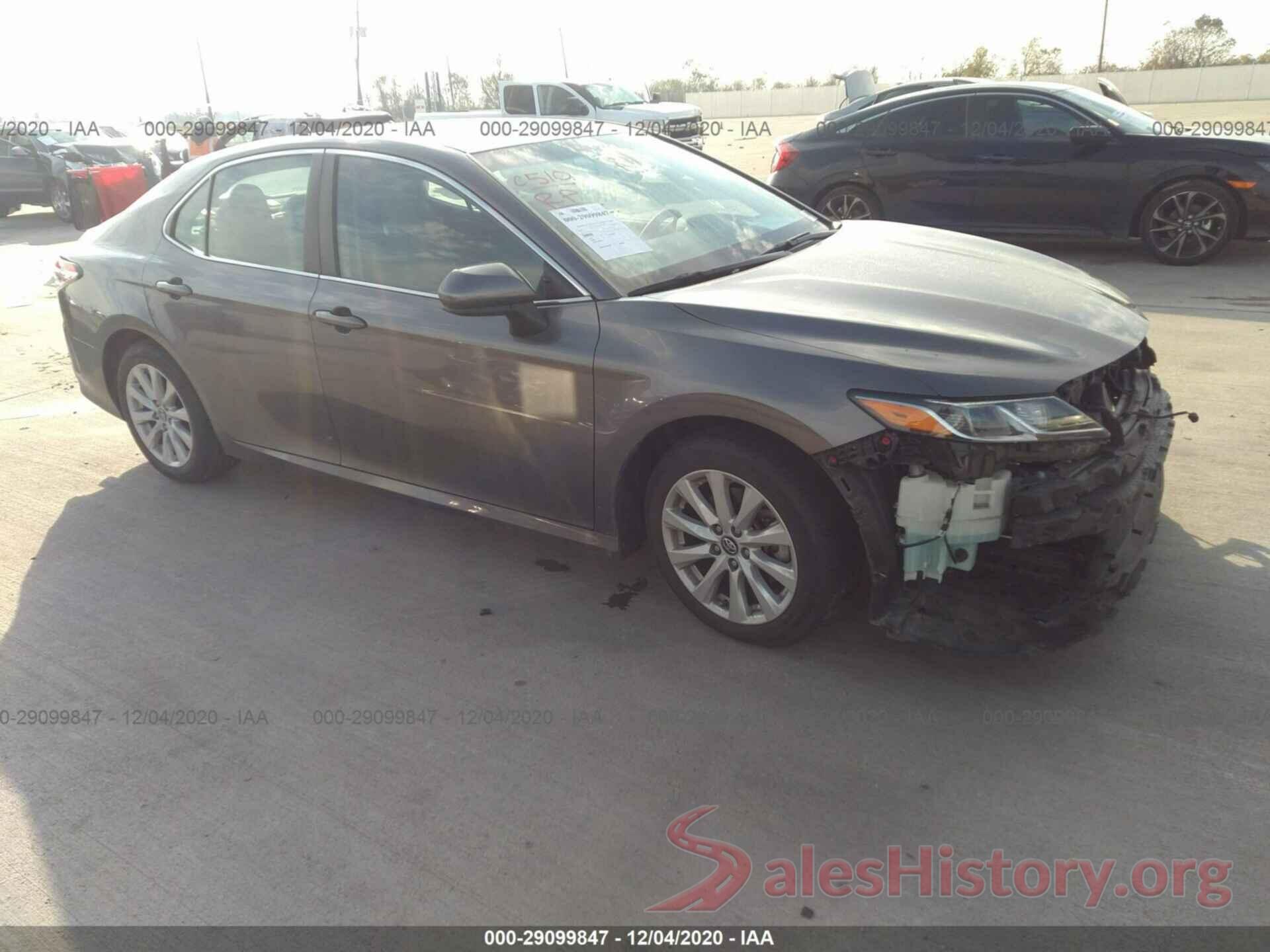 4T1B11HKXJU143724 2018 TOYOTA CAMRY