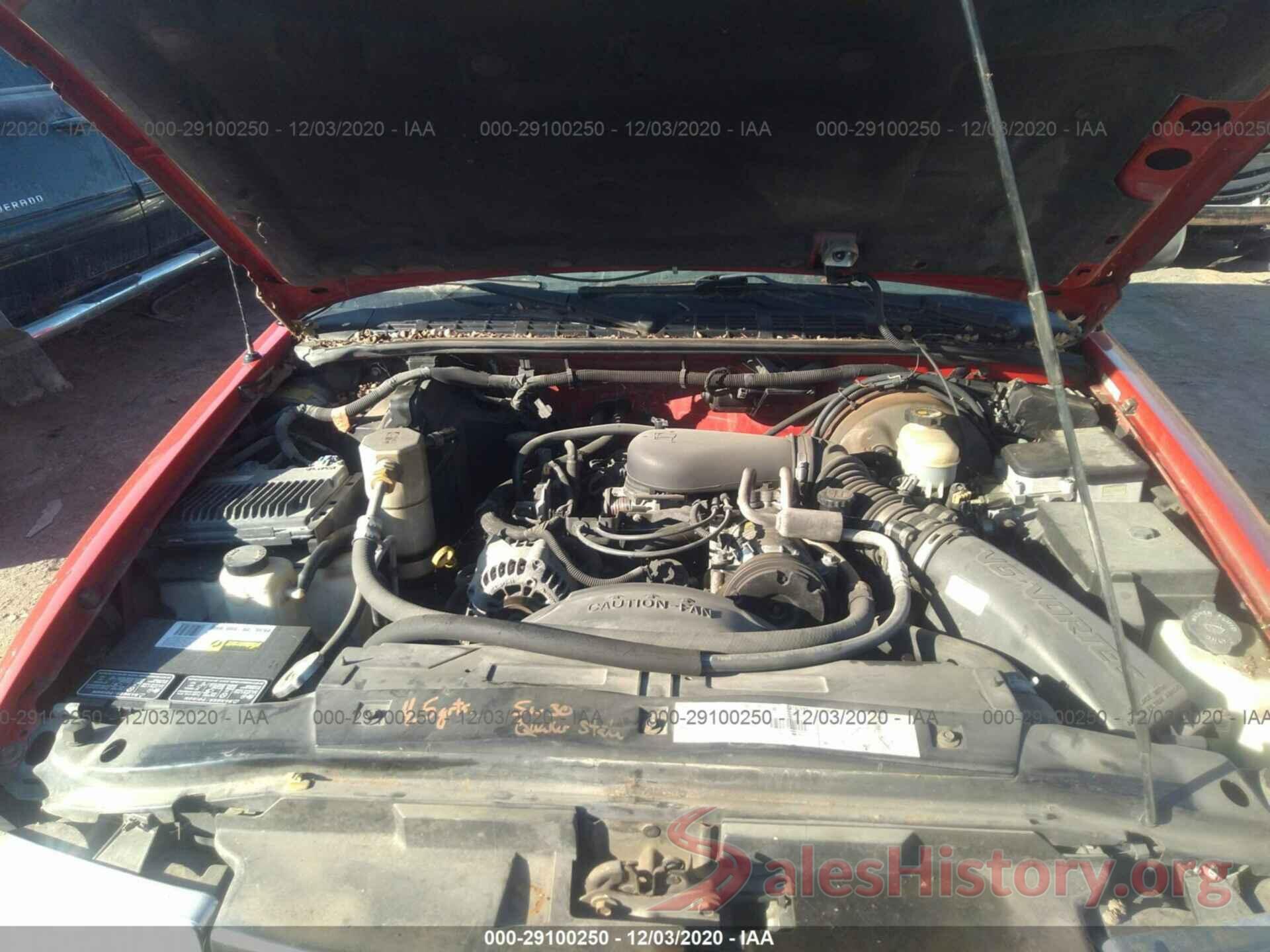 1GNDT13W3Y2316806 2000 CHEVROLET BLAZER