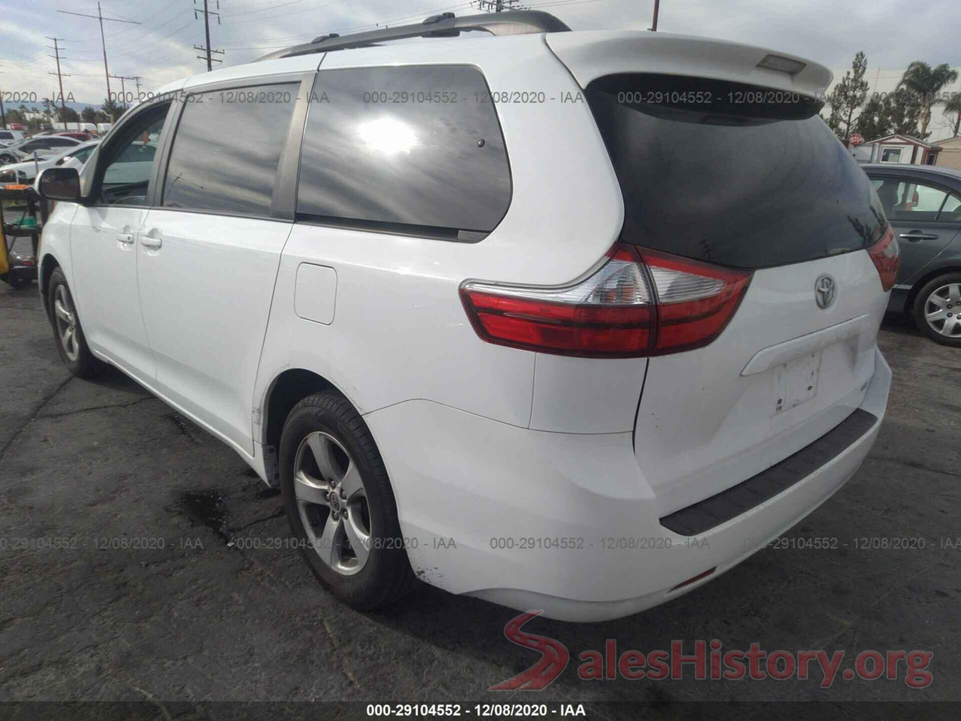 5TDKZ3DC9HS851209 2017 TOYOTA SIENNA