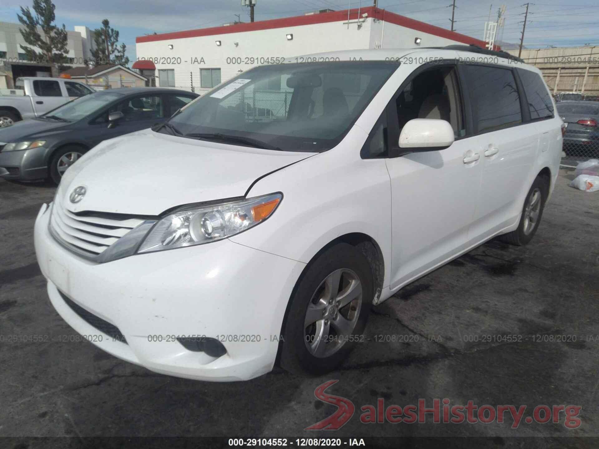 5TDKZ3DC9HS851209 2017 TOYOTA SIENNA