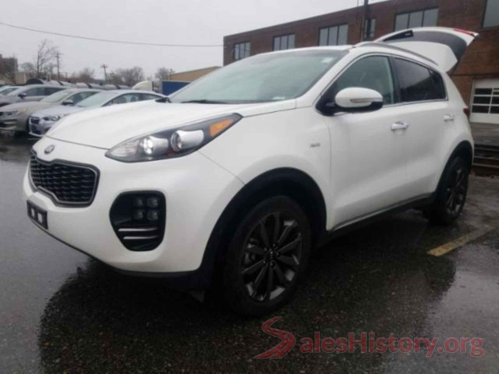 KNDPNCAC9J7451057 2018 KIA SPORTAGE