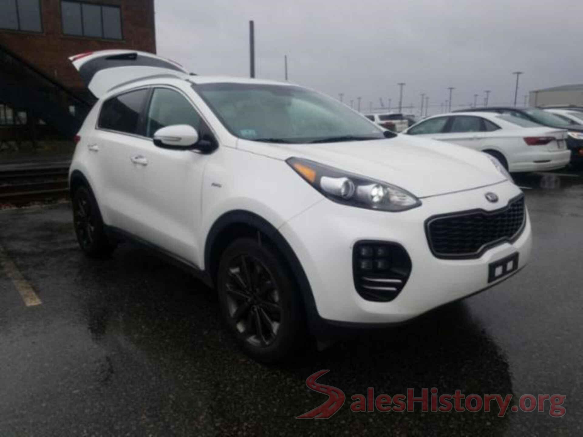 KNDPNCAC9J7451057 2018 KIA SPORTAGE