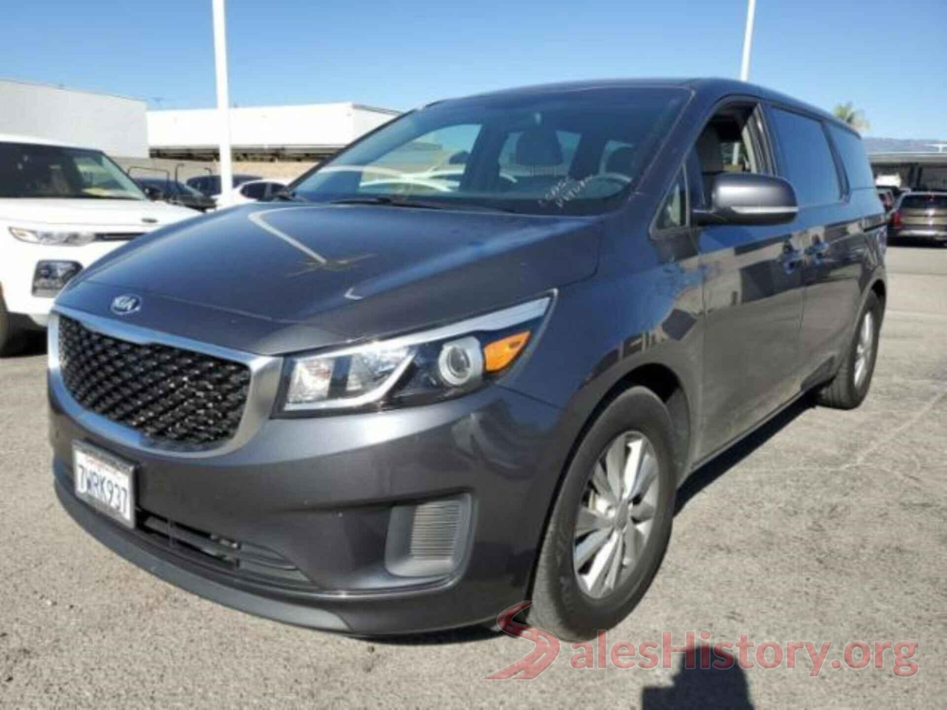 KNDMB5C10H6301938 2017 KIA SEDONA