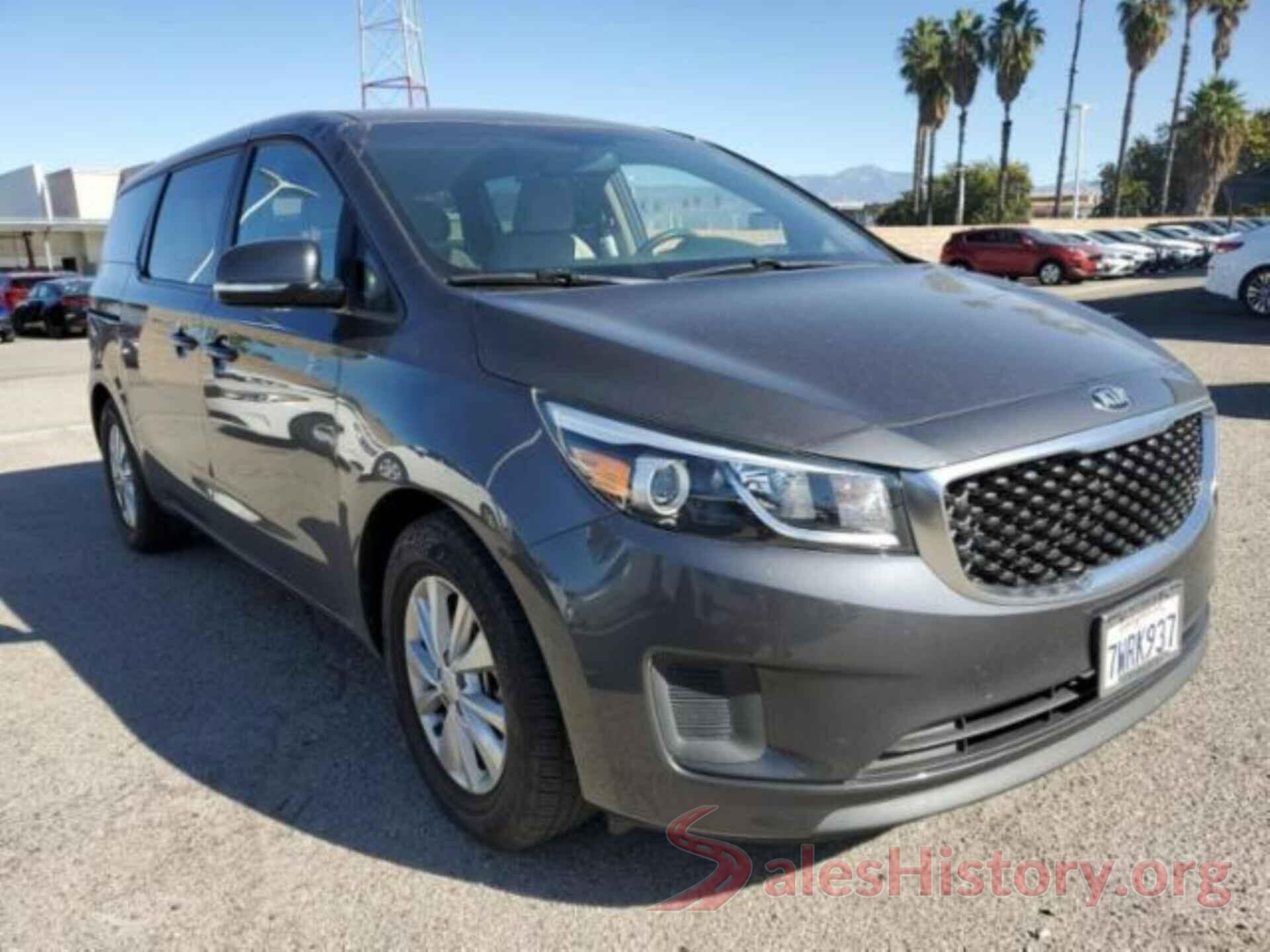 KNDMB5C10H6301938 2017 KIA SEDONA